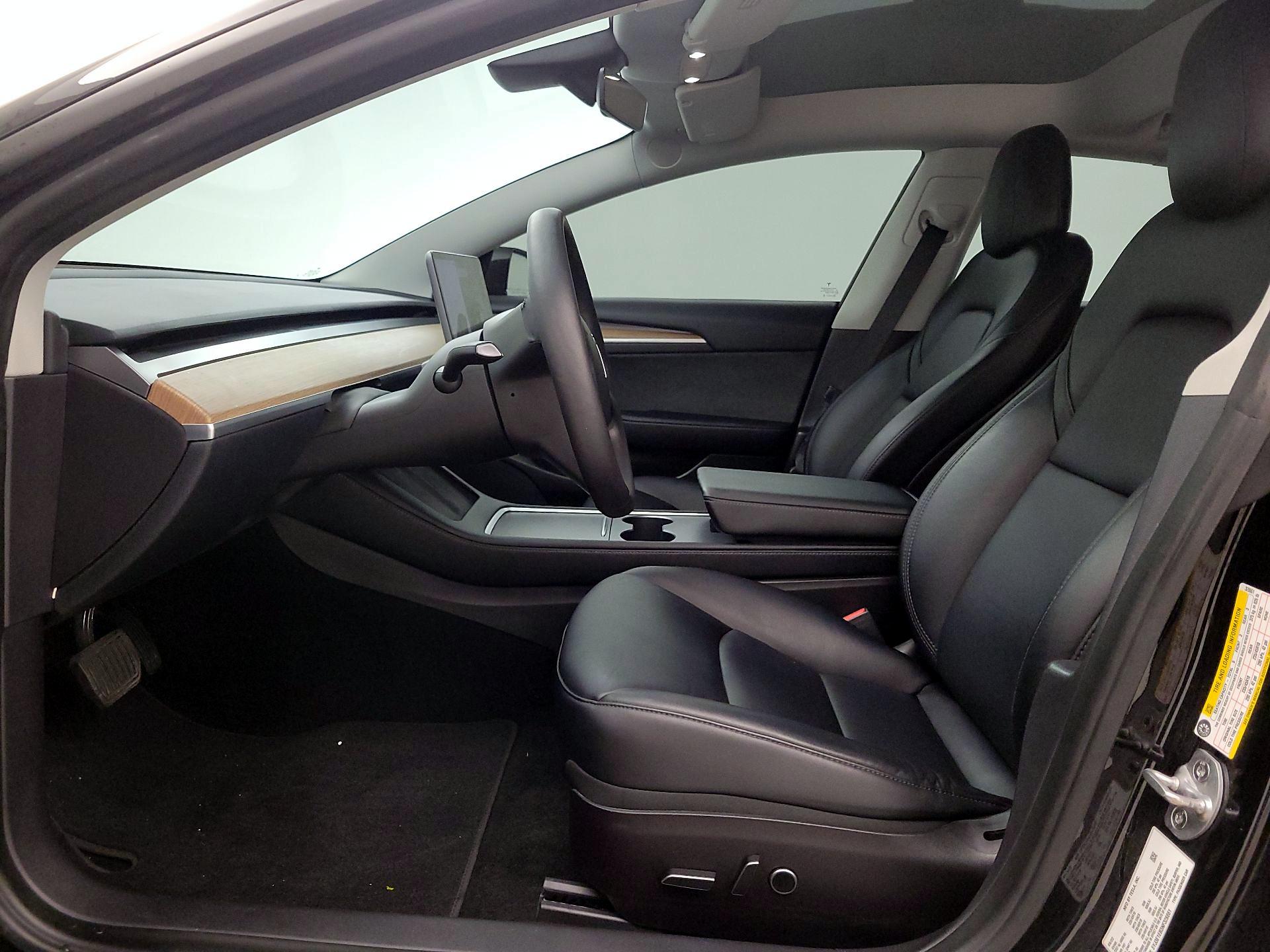Thumbnail: 2022 Tesla Model 3 - 11