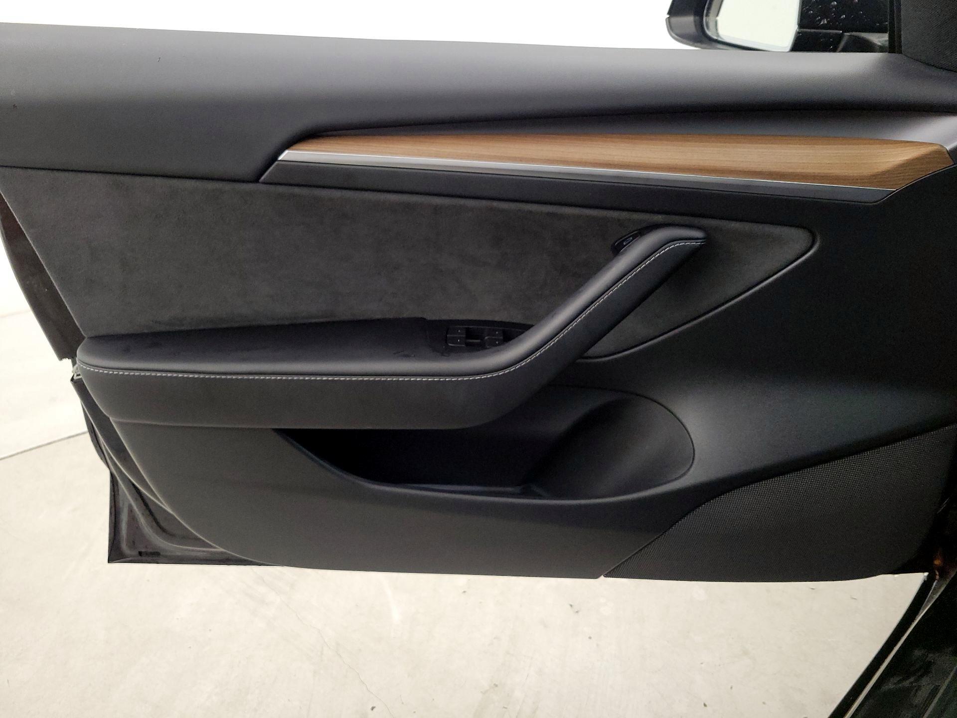 Thumbnail: 2022 Tesla Model 3 - 12