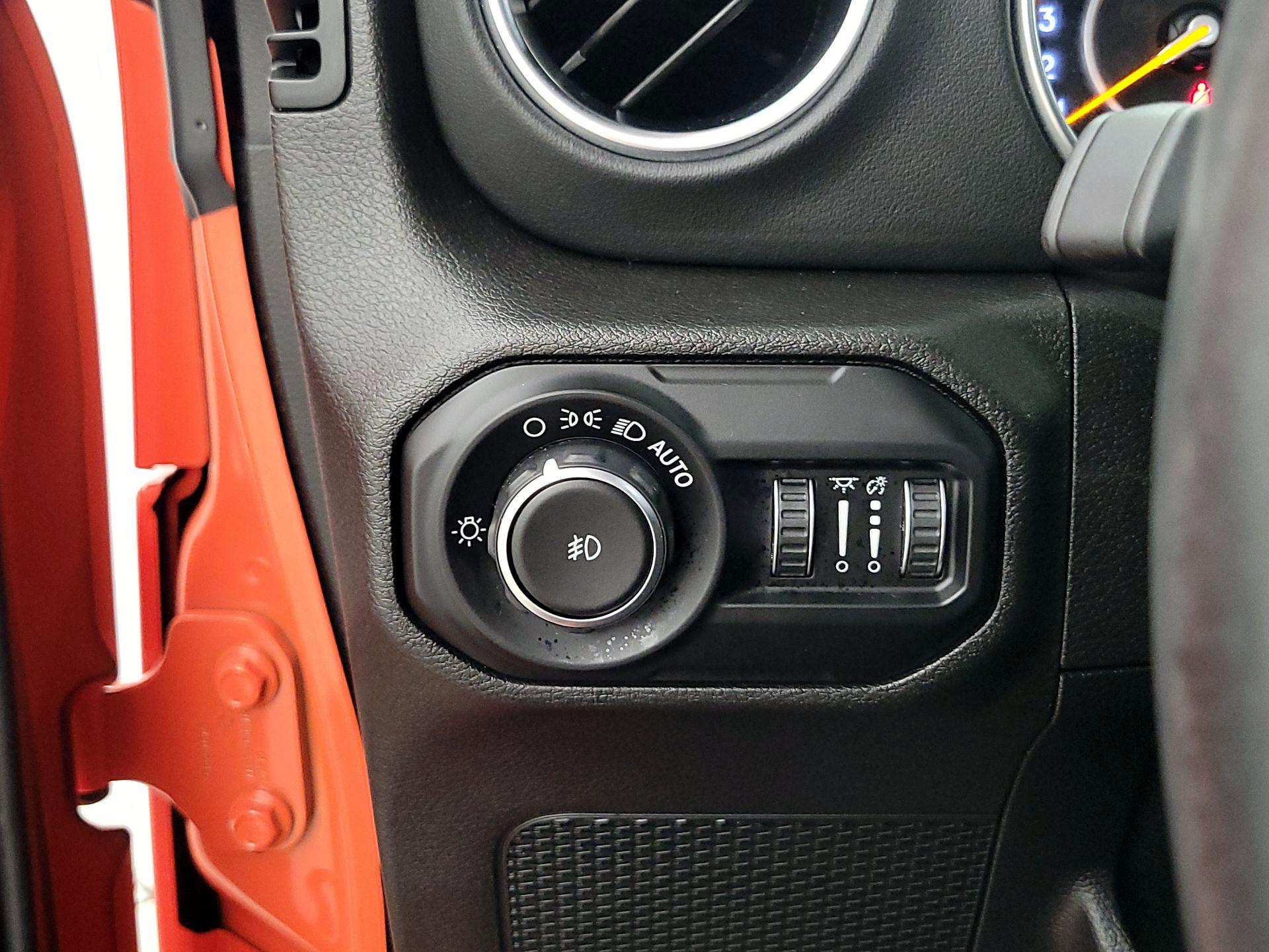 Thumbnail: 2020 Jeep Wrangler - 13