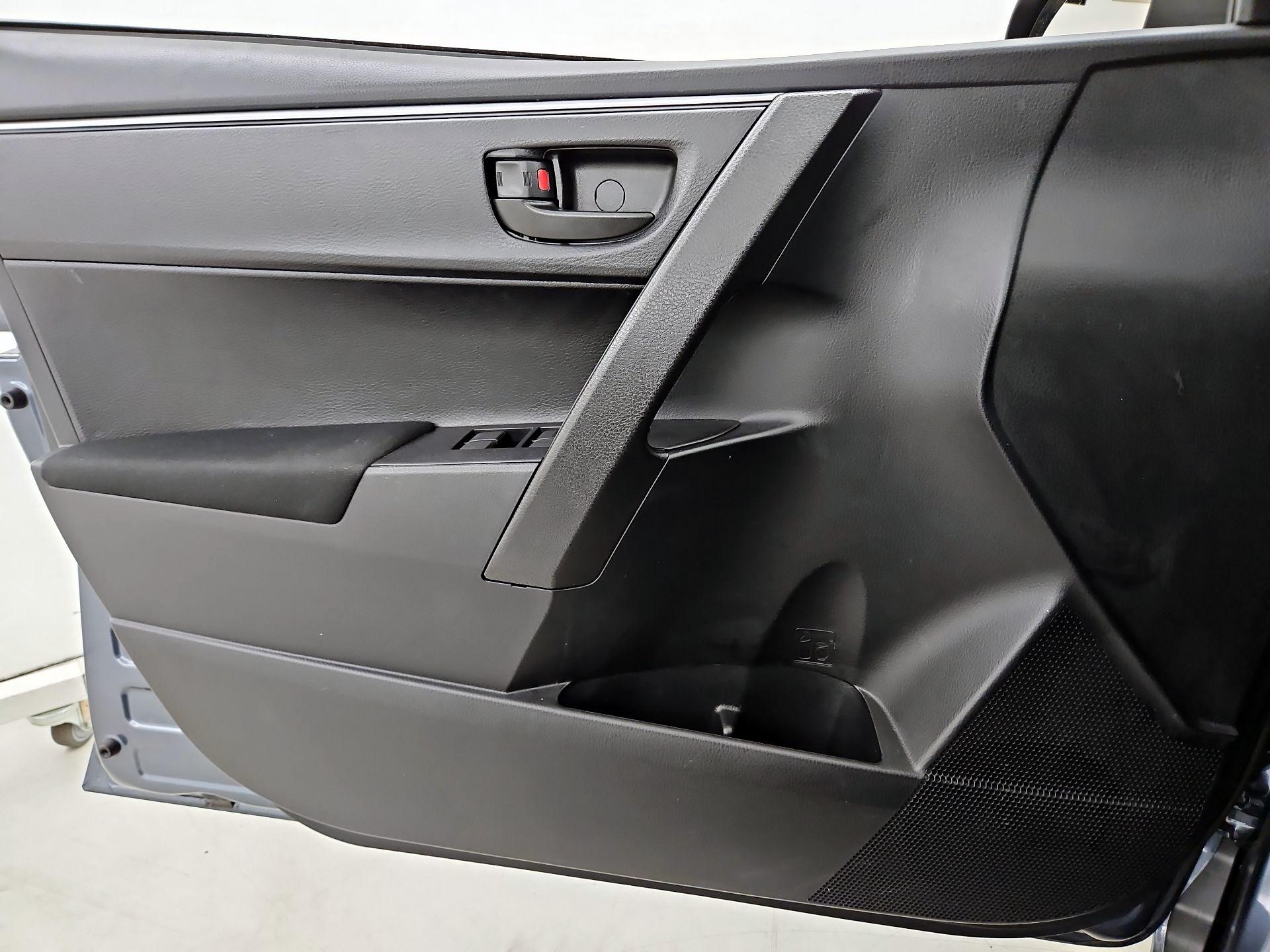 Thumbnail: 2016 Toyota Corolla - 12
