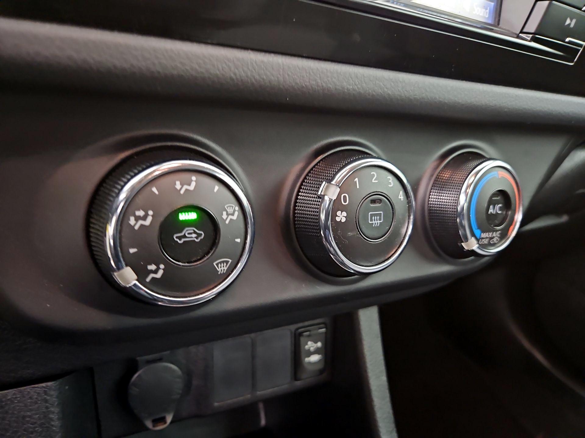 Thumbnail: 2016 Toyota Corolla - 15