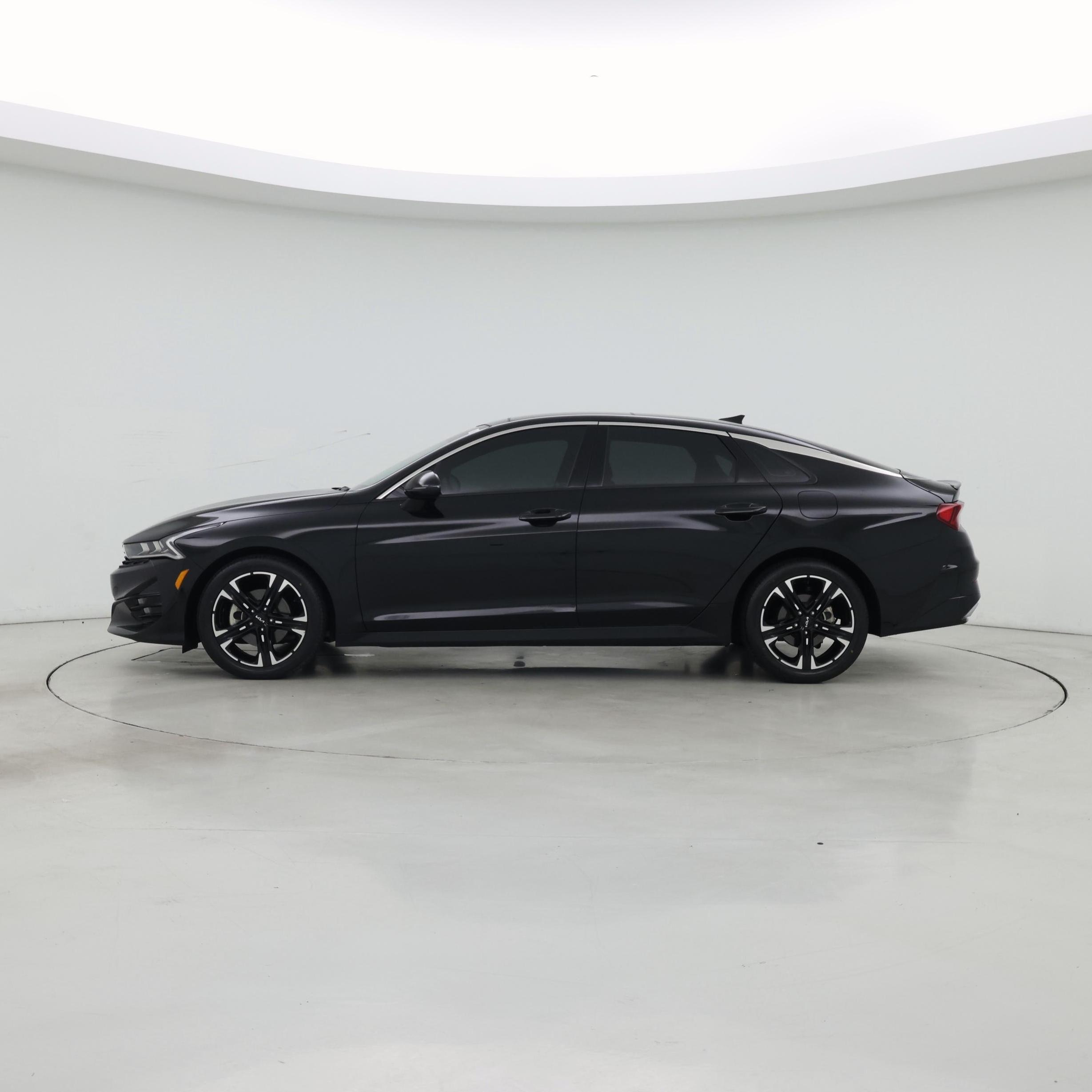 Thumbnail: 2023 Kia K5 - 3