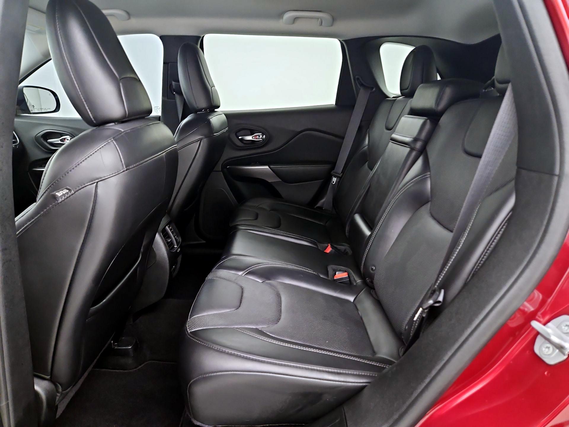 Thumbnail: 2019 Jeep Cherokee - 19
