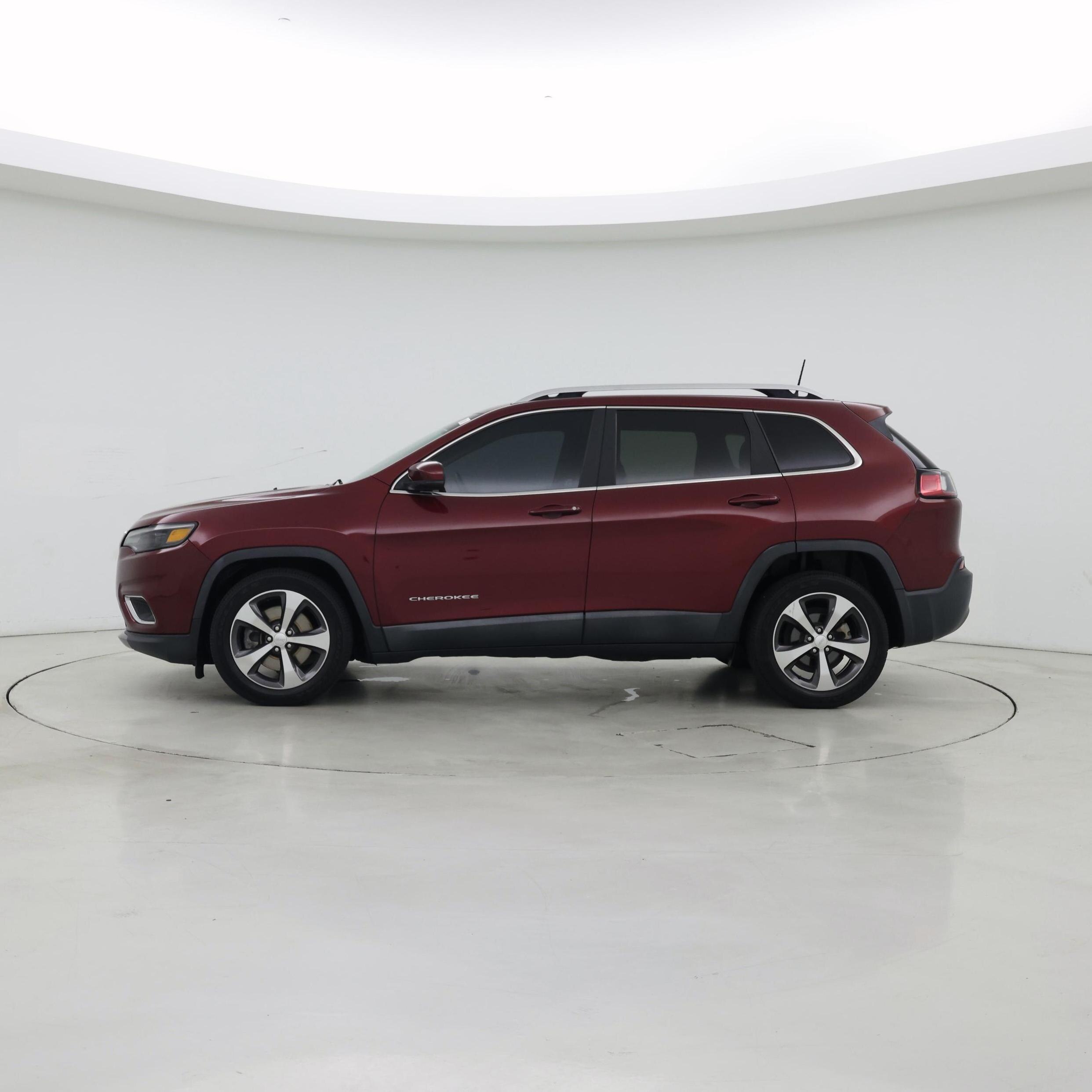 Thumbnail: 2019 Jeep Cherokee - 3