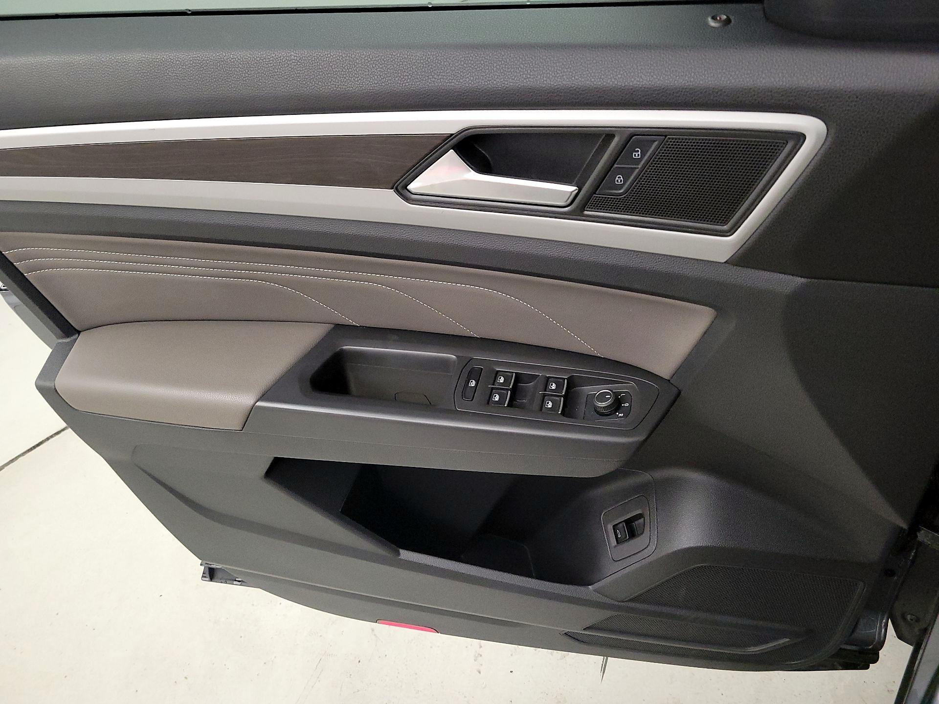Thumbnail: 2023 Volkswagen Atlas - 12