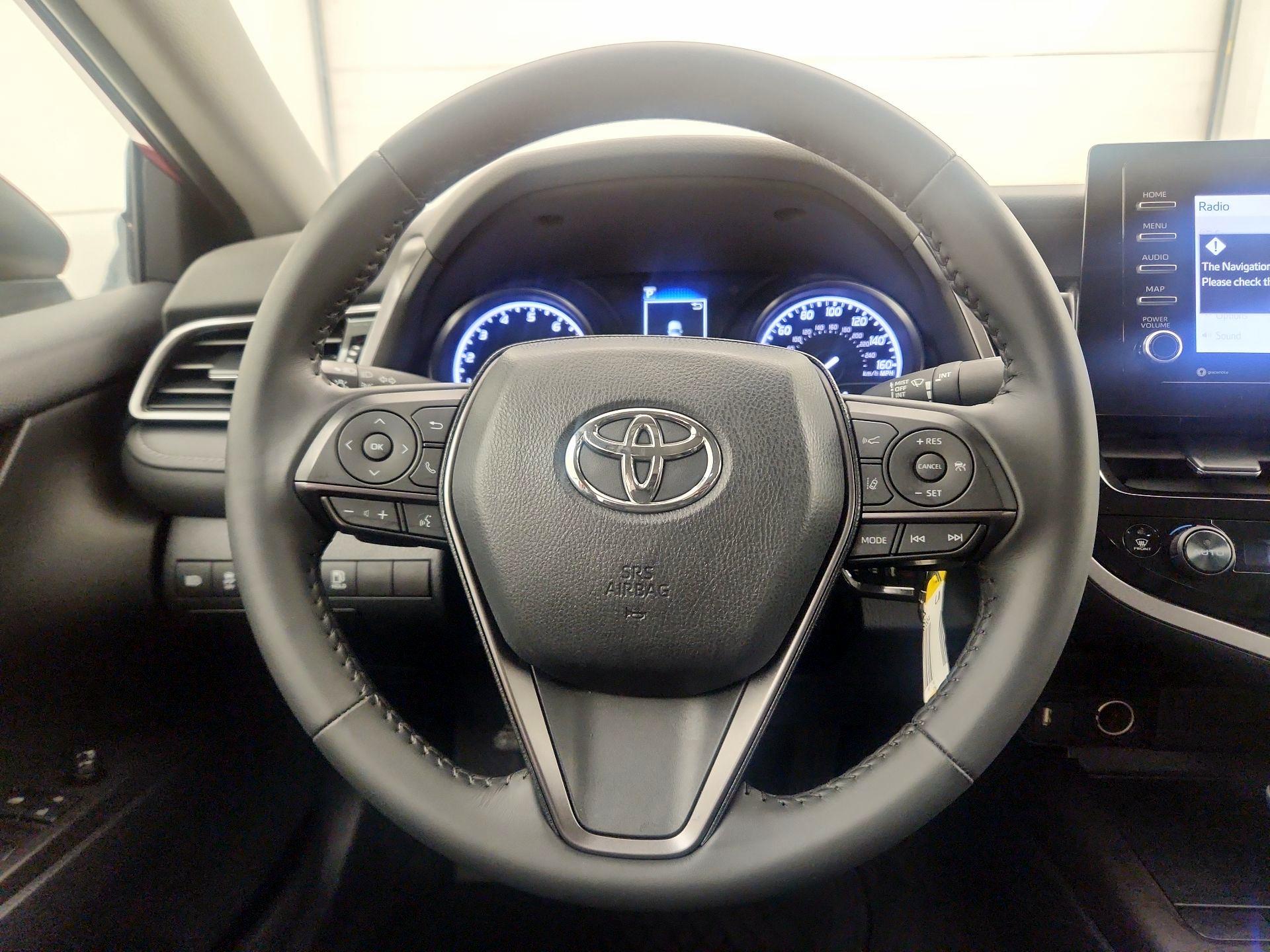 Thumbnail: 2022 Toyota Camry - 10