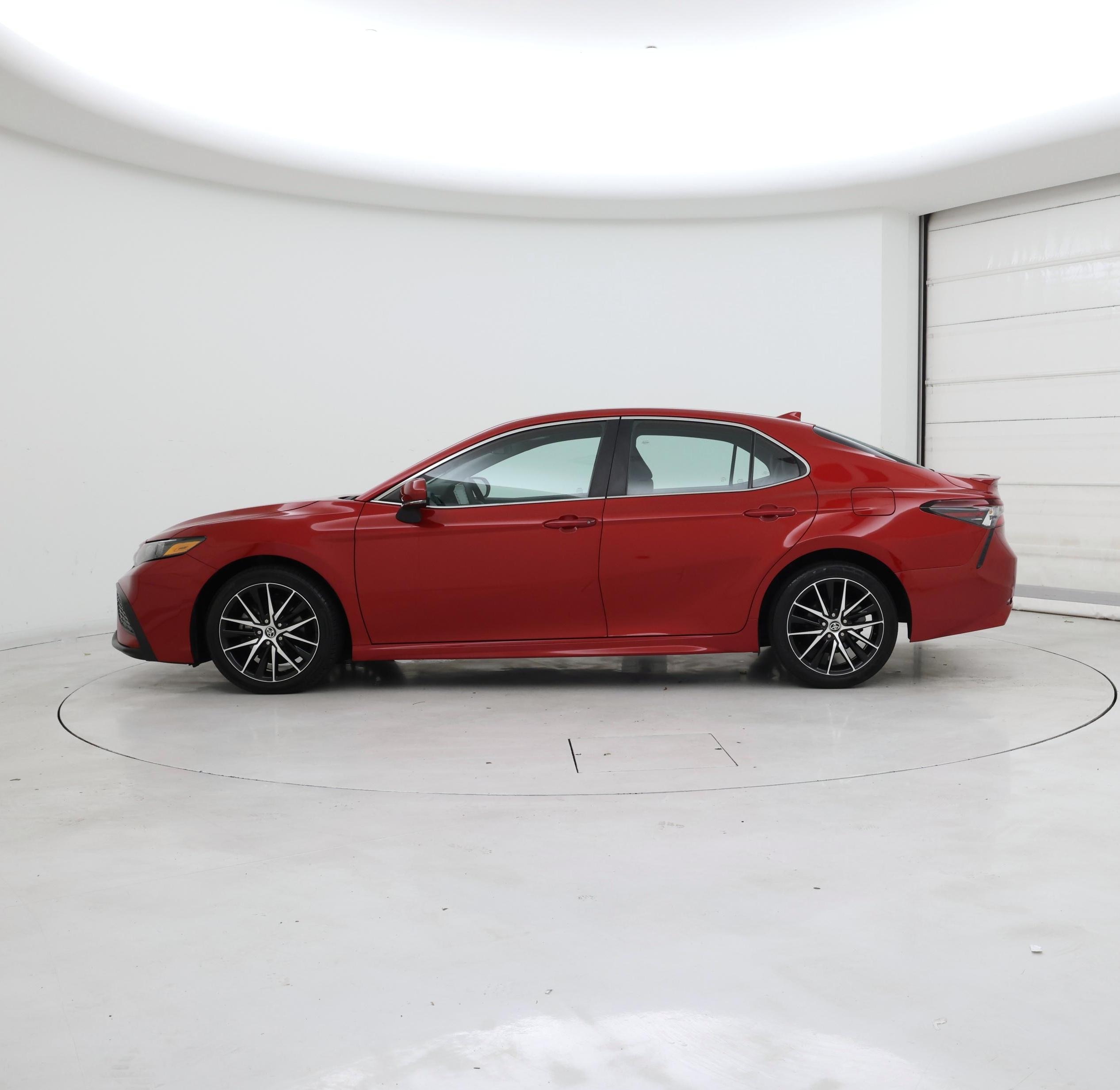 Thumbnail: 2022 Toyota Camry - 3