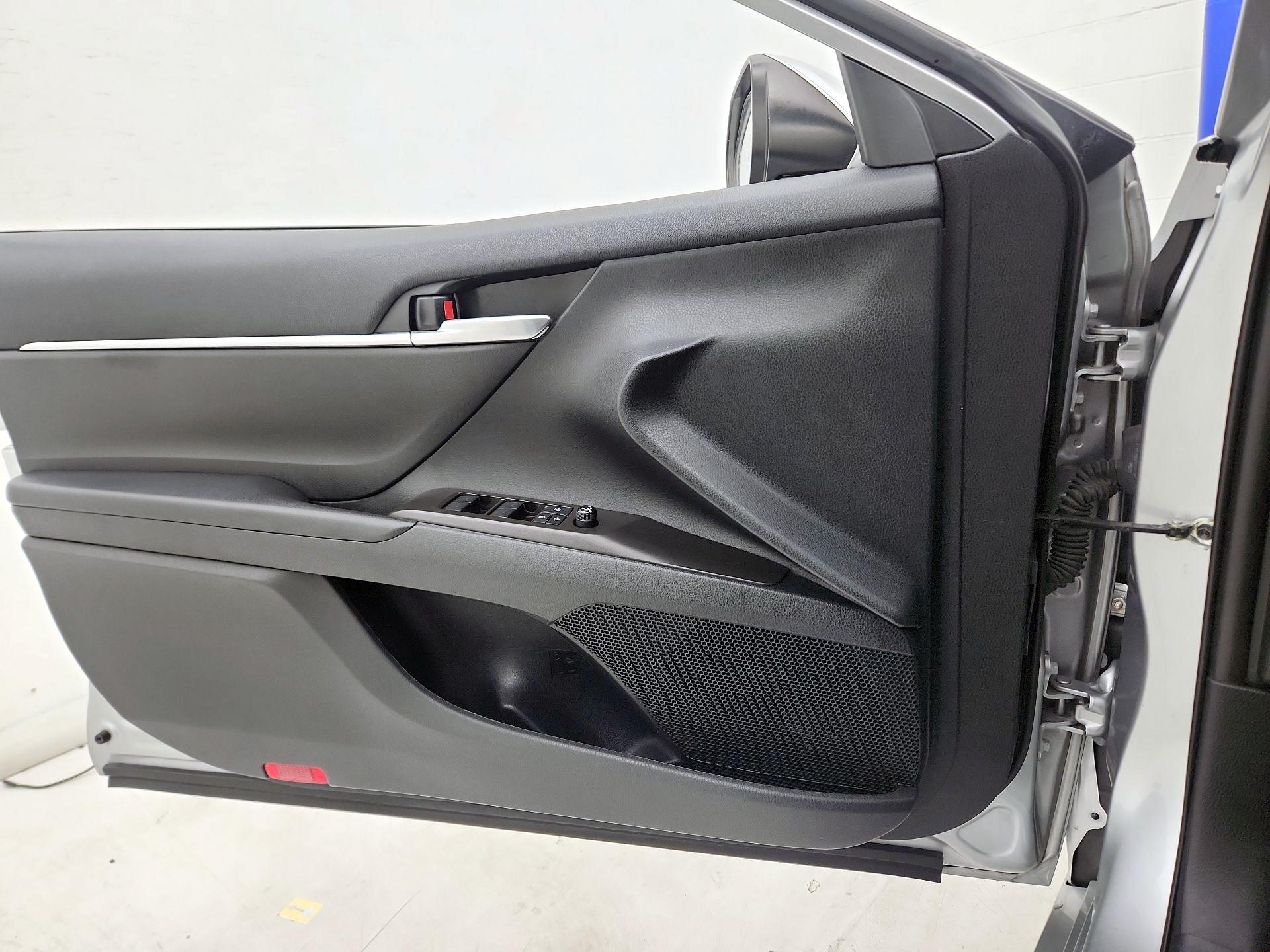 Thumbnail: 2021 Toyota Camry - 12