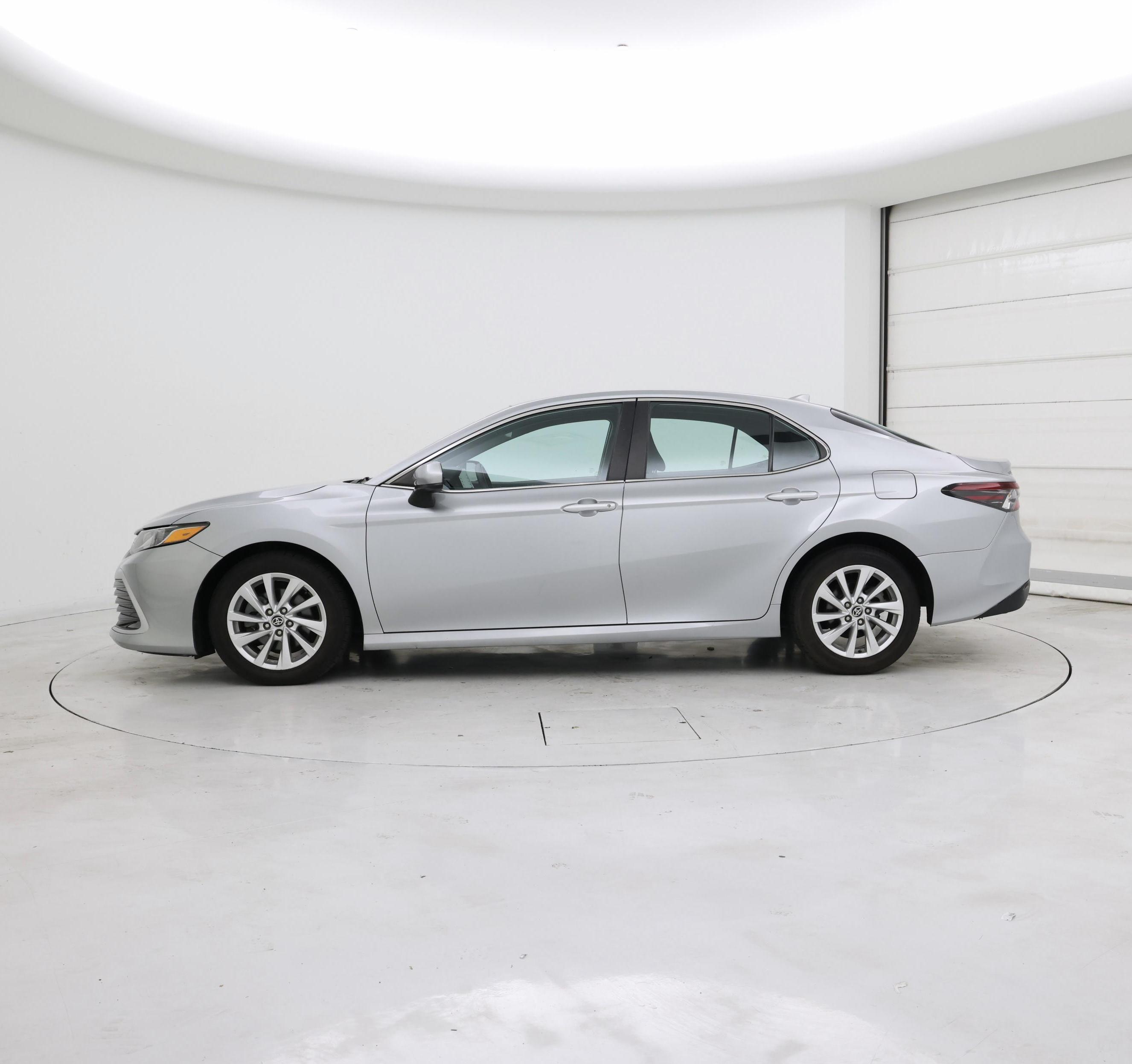Thumbnail: 2021 Toyota Camry - 3