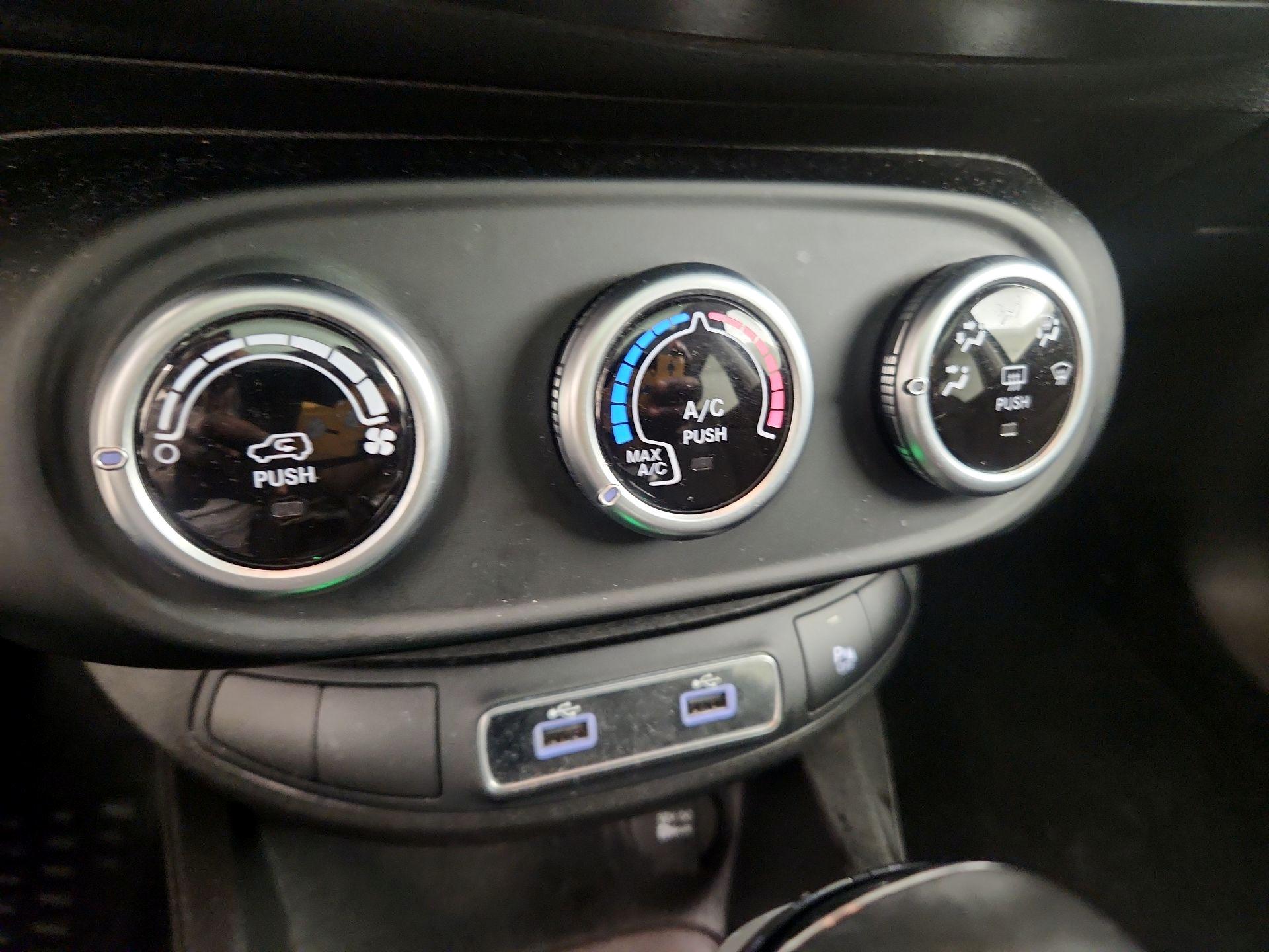 Thumbnail: 2021 Fiat 500X - 16
