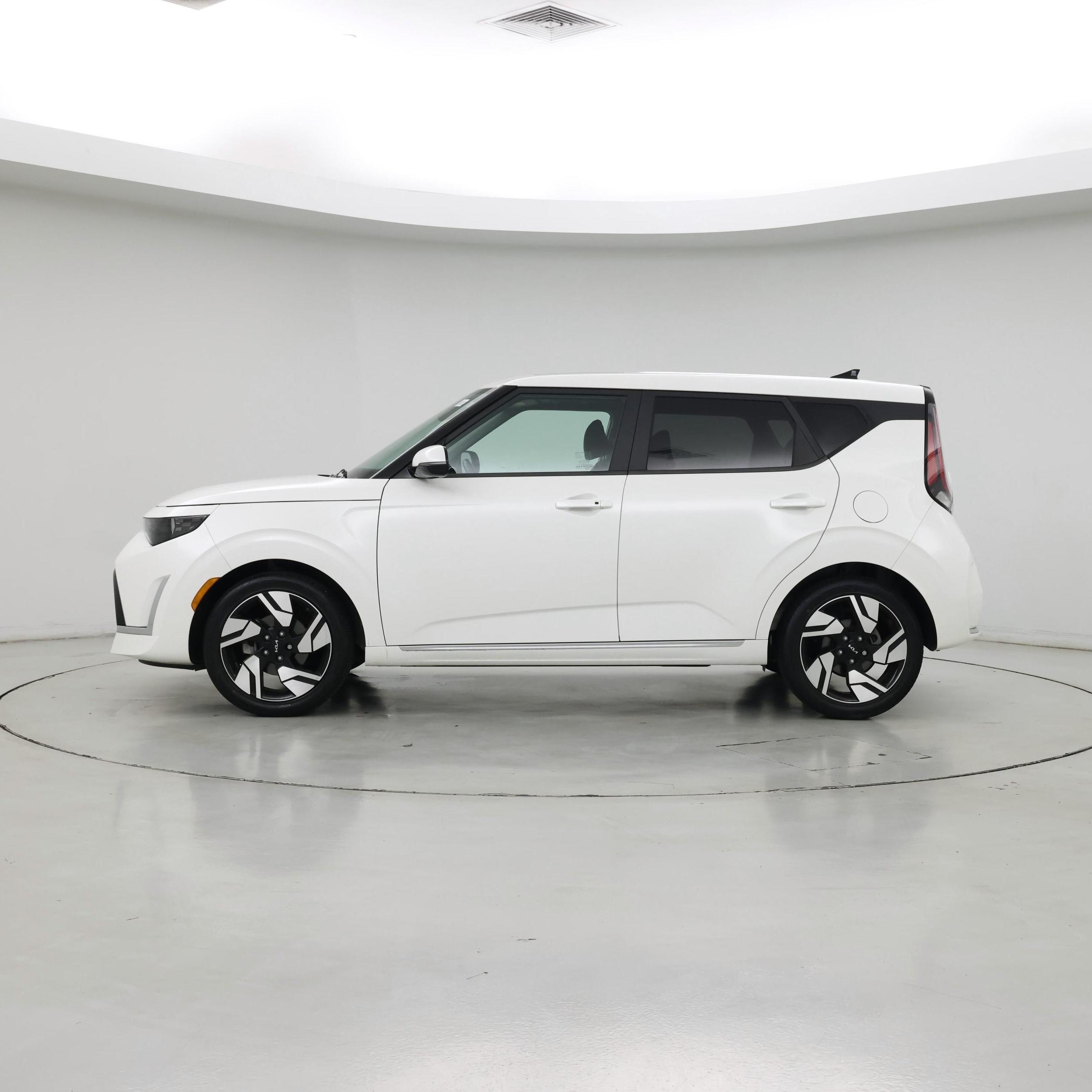 Thumbnail: 2023 Kia Soul - 3