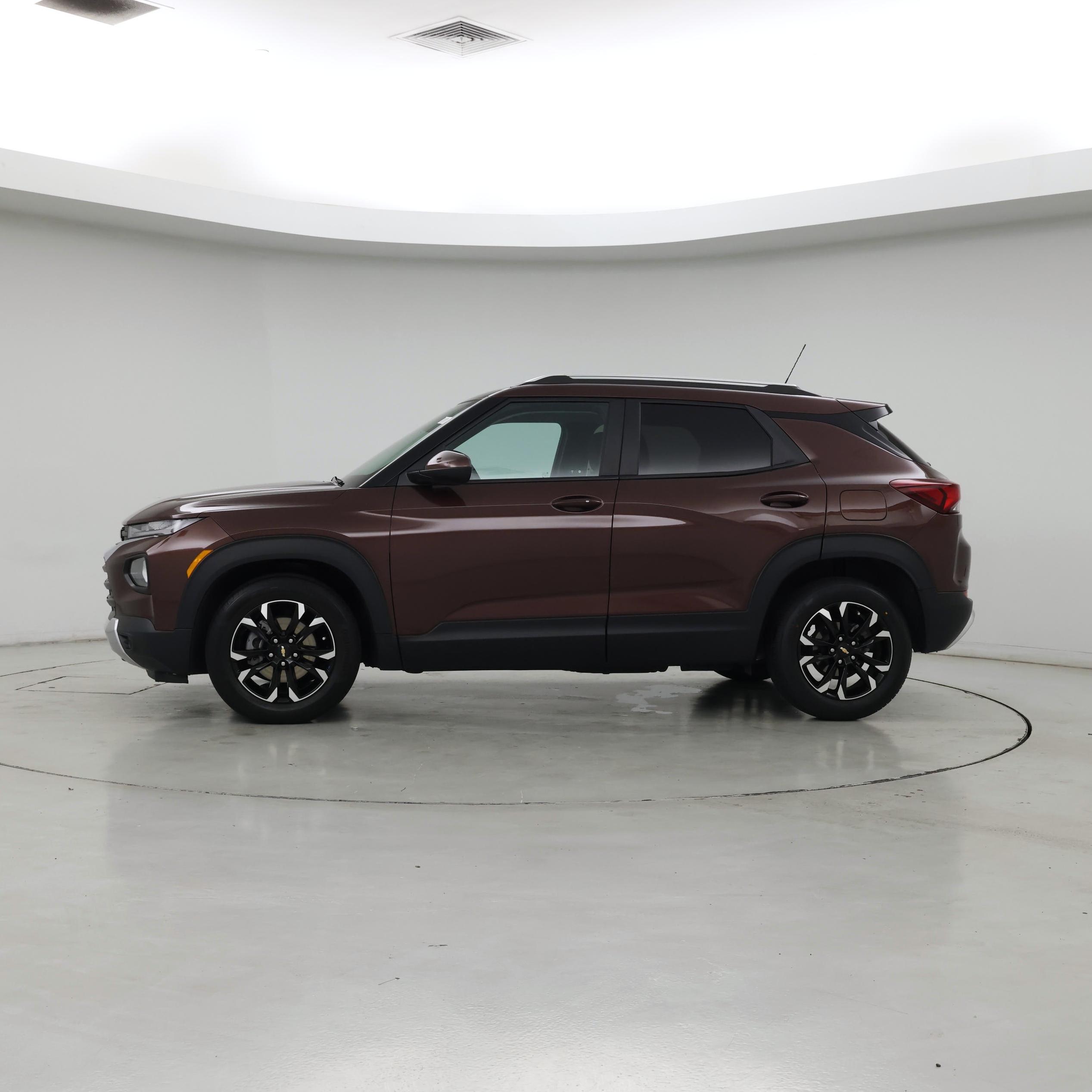 Thumbnail: 2023 Chevrolet TrailBlazer - 3