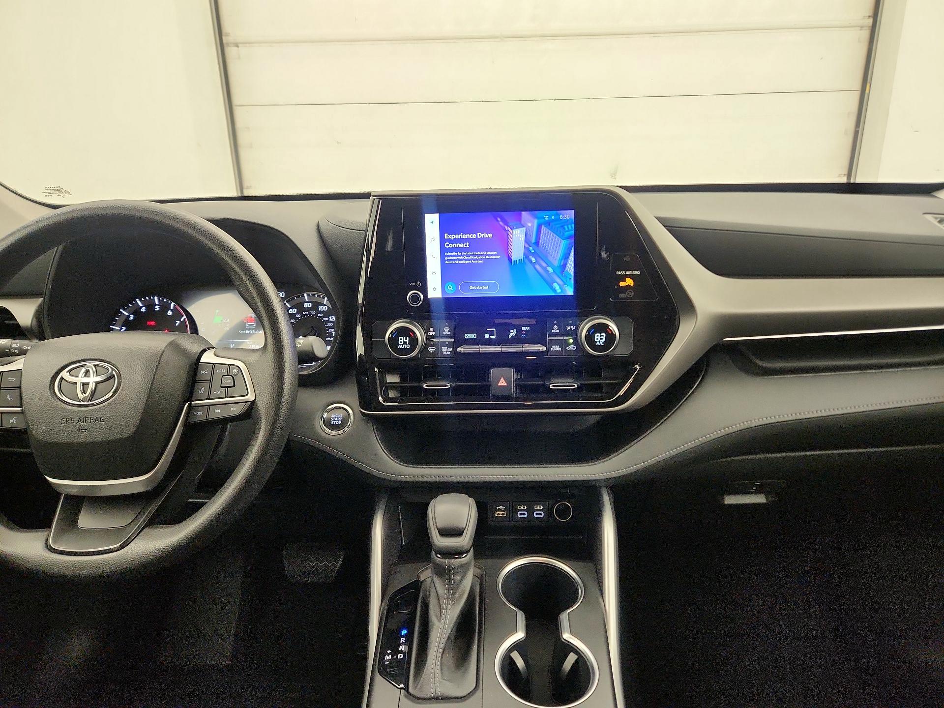 Thumbnail: 2023 Toyota Highlander - 9