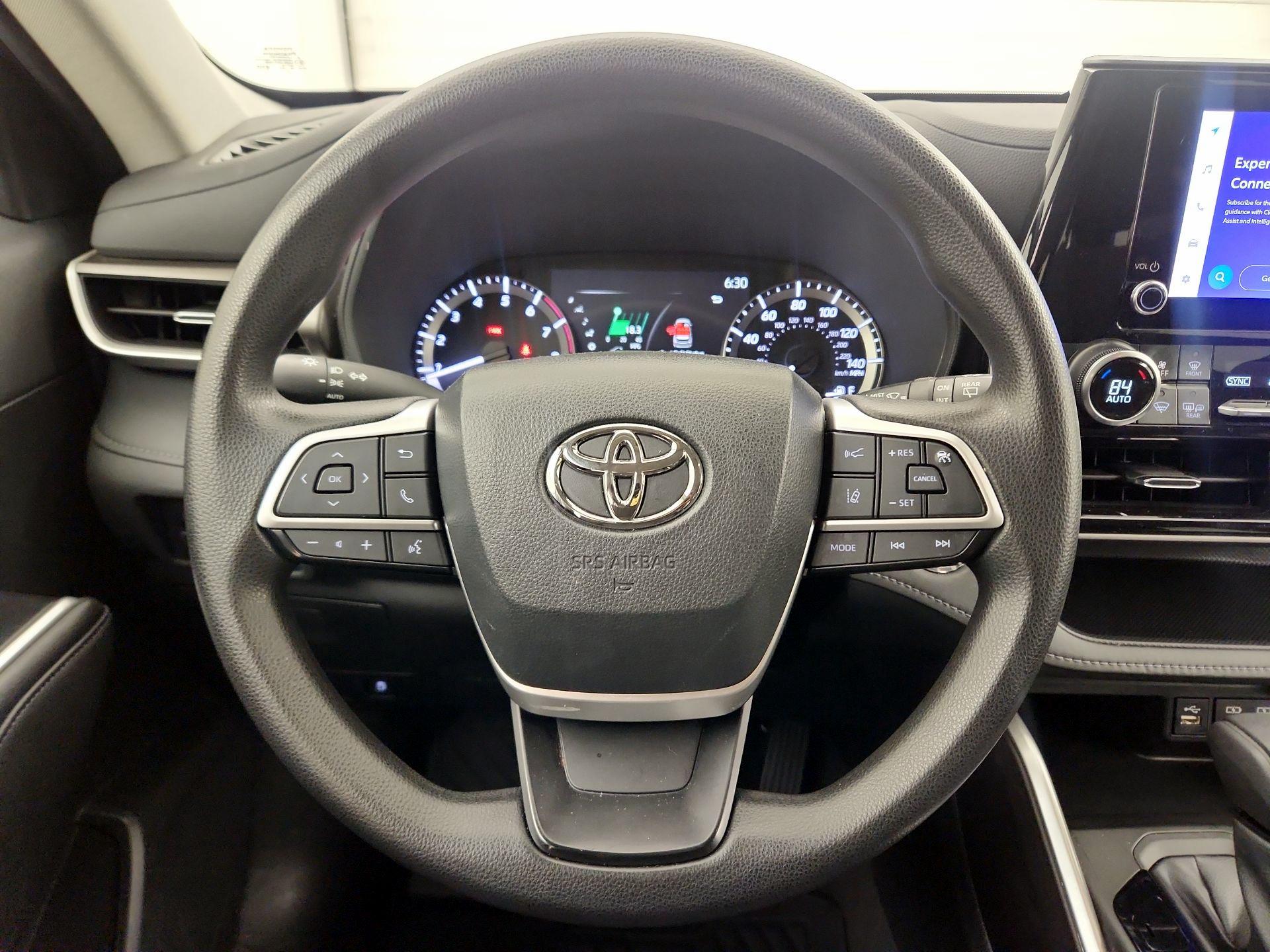 Thumbnail: 2023 Toyota Highlander - 10
