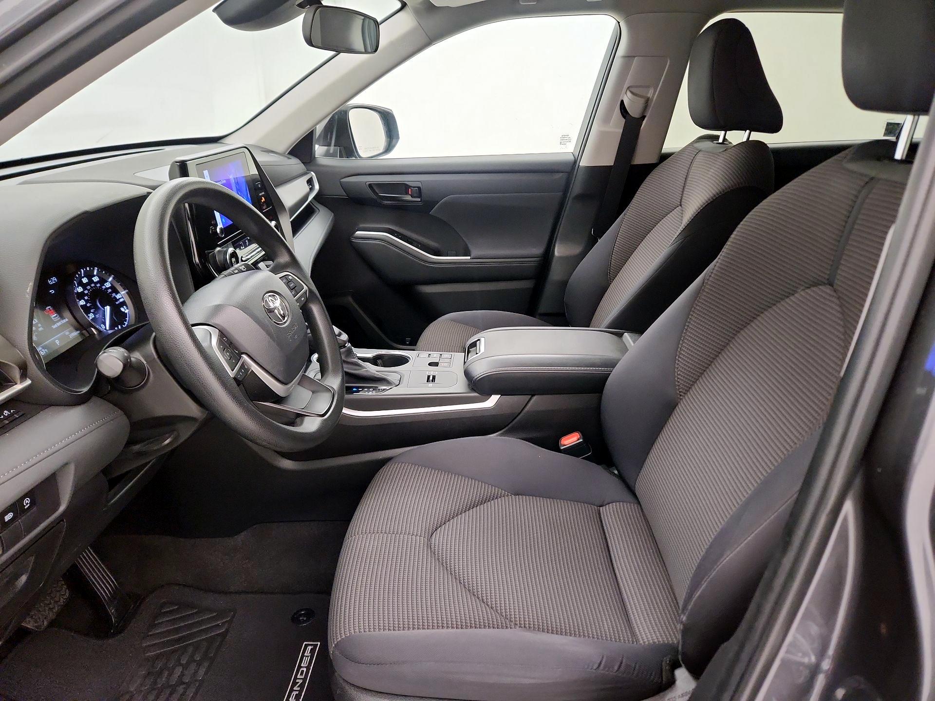 Thumbnail: 2023 Toyota Highlander - 11