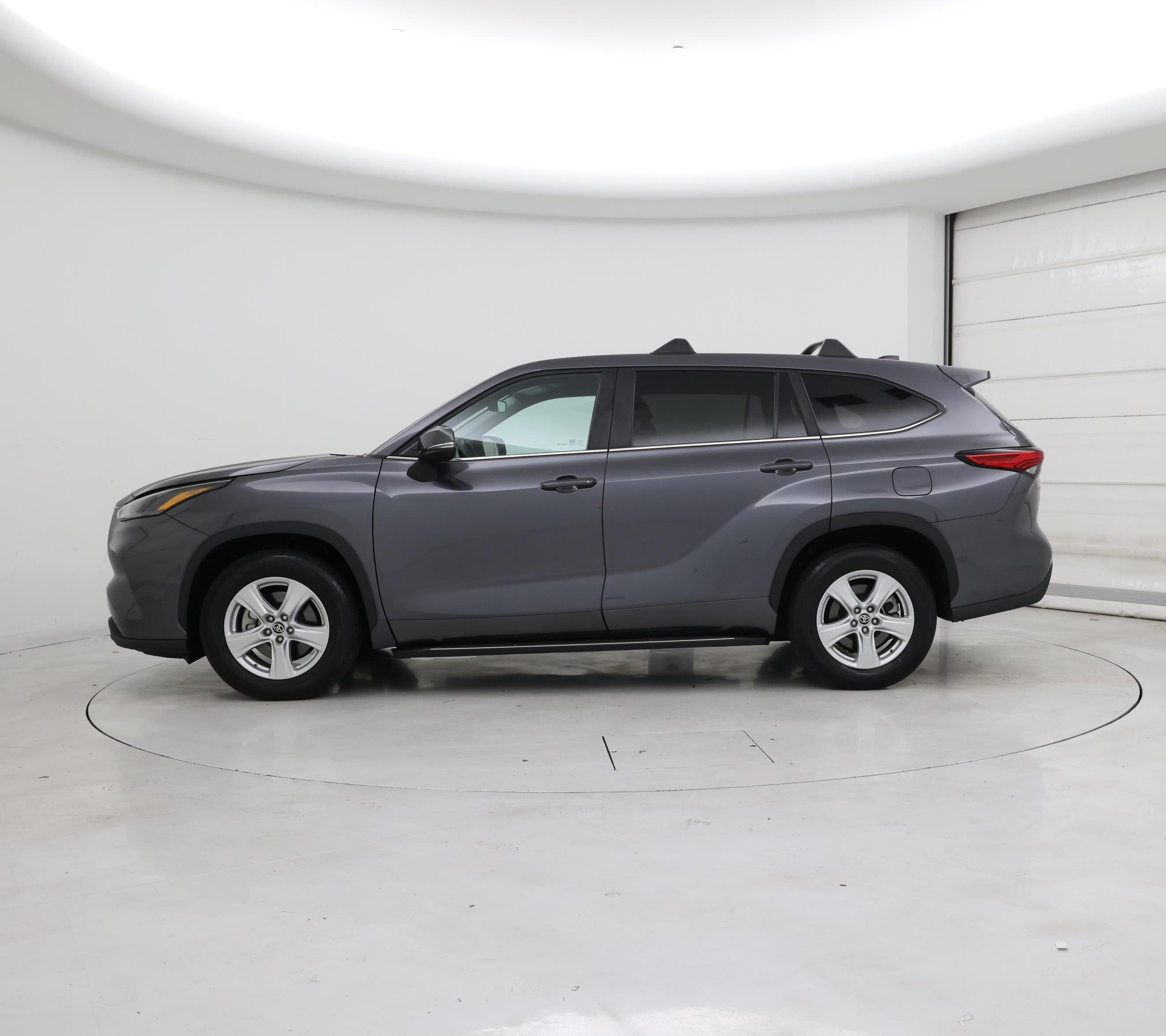 Thumbnail: 2023 Toyota Highlander - 3