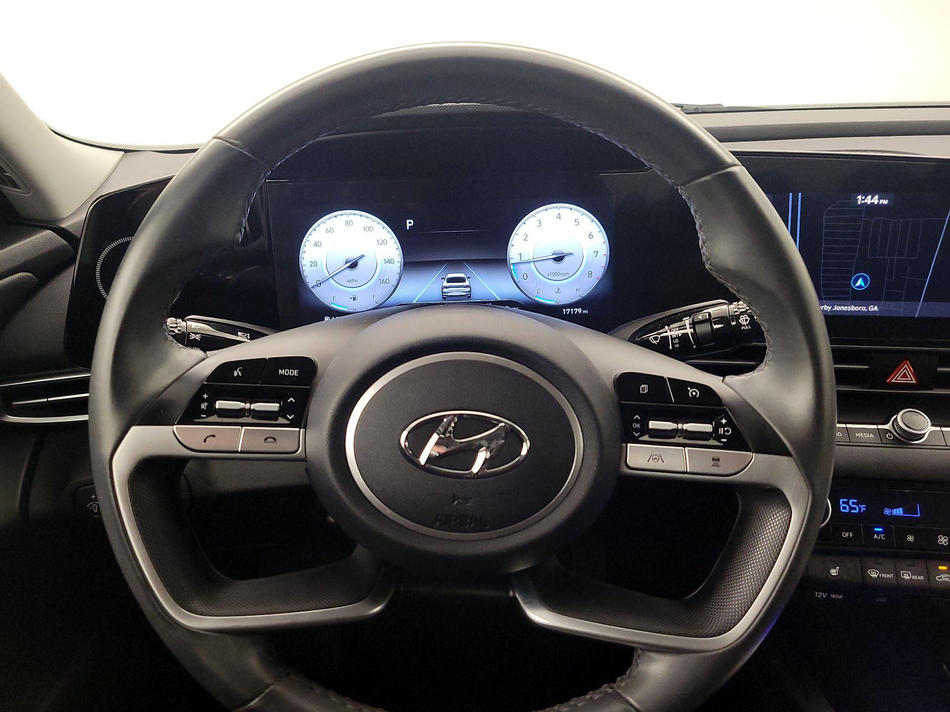 Thumbnail: 2023 Hyundai Elantra - 10