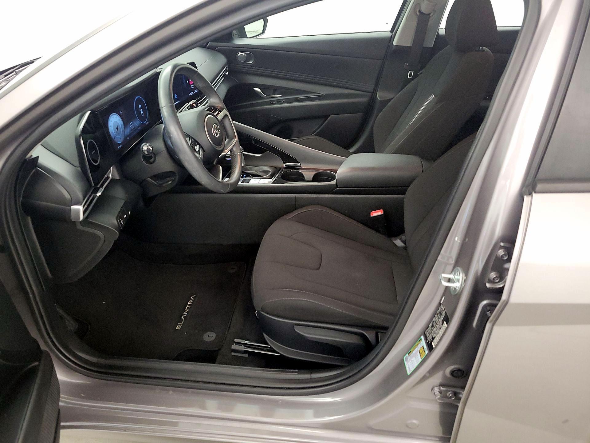 Thumbnail: 2023 Hyundai Elantra - 11