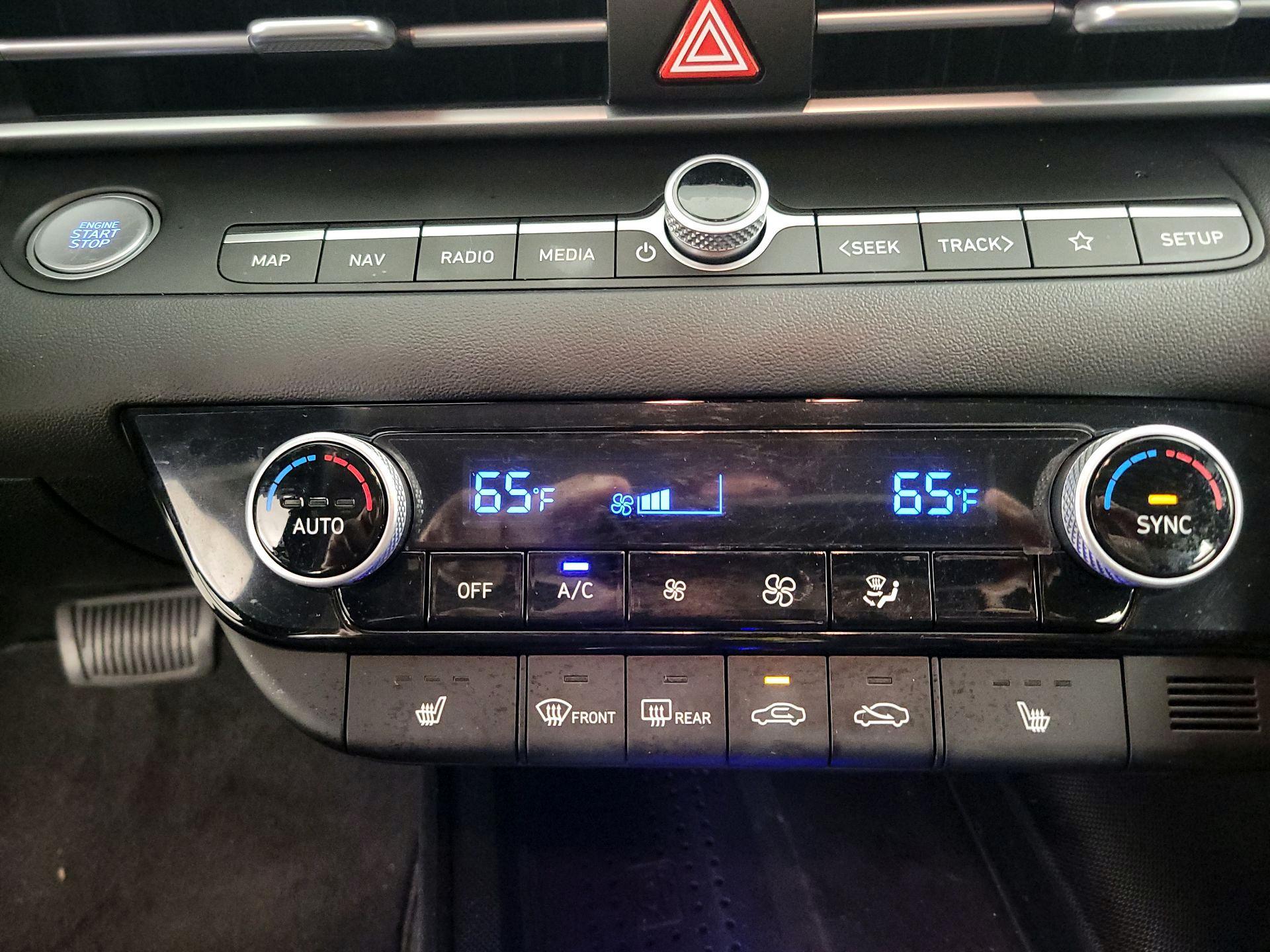 Thumbnail: 2023 Hyundai Elantra - 17