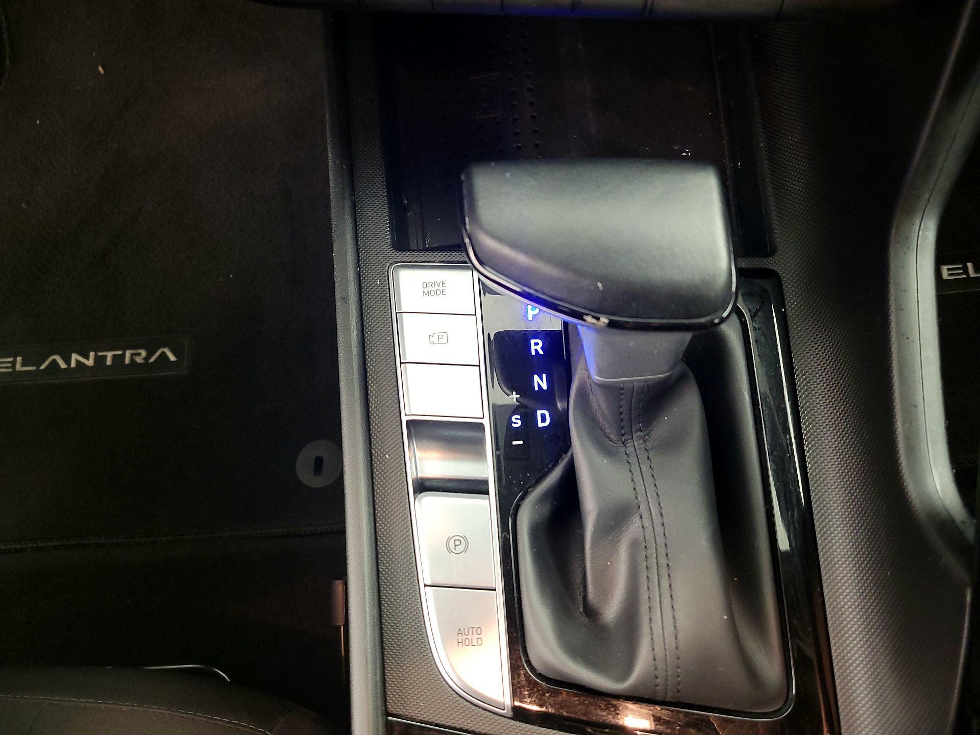 Thumbnail: 2023 Hyundai Elantra - 18