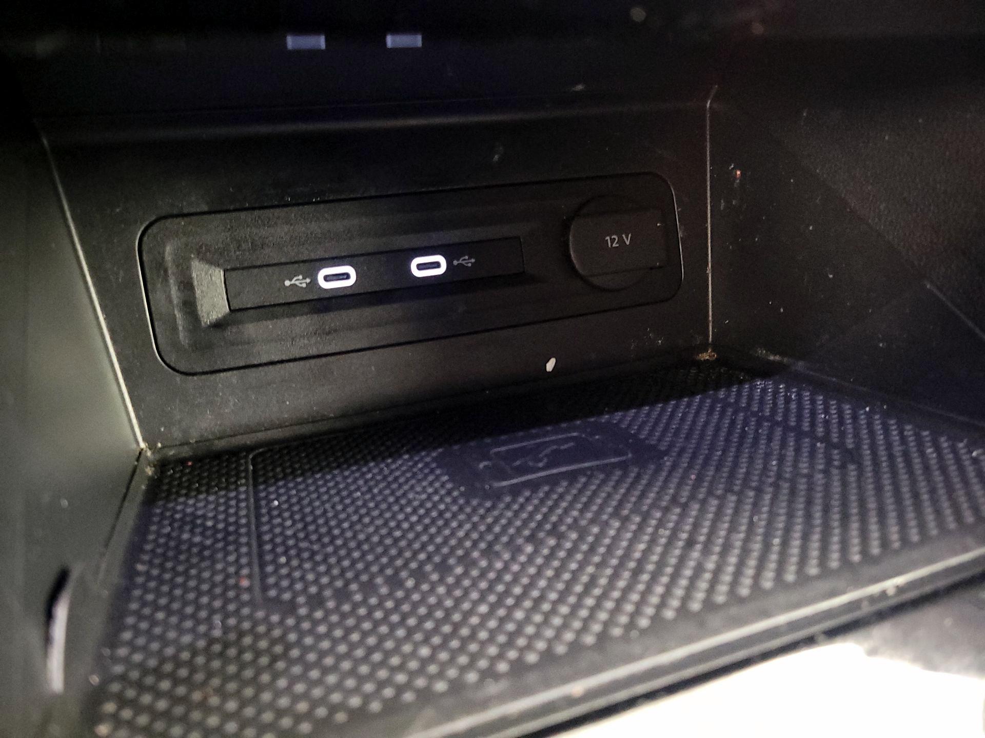 Thumbnail: 2023 Volkswagen Atlas - 18