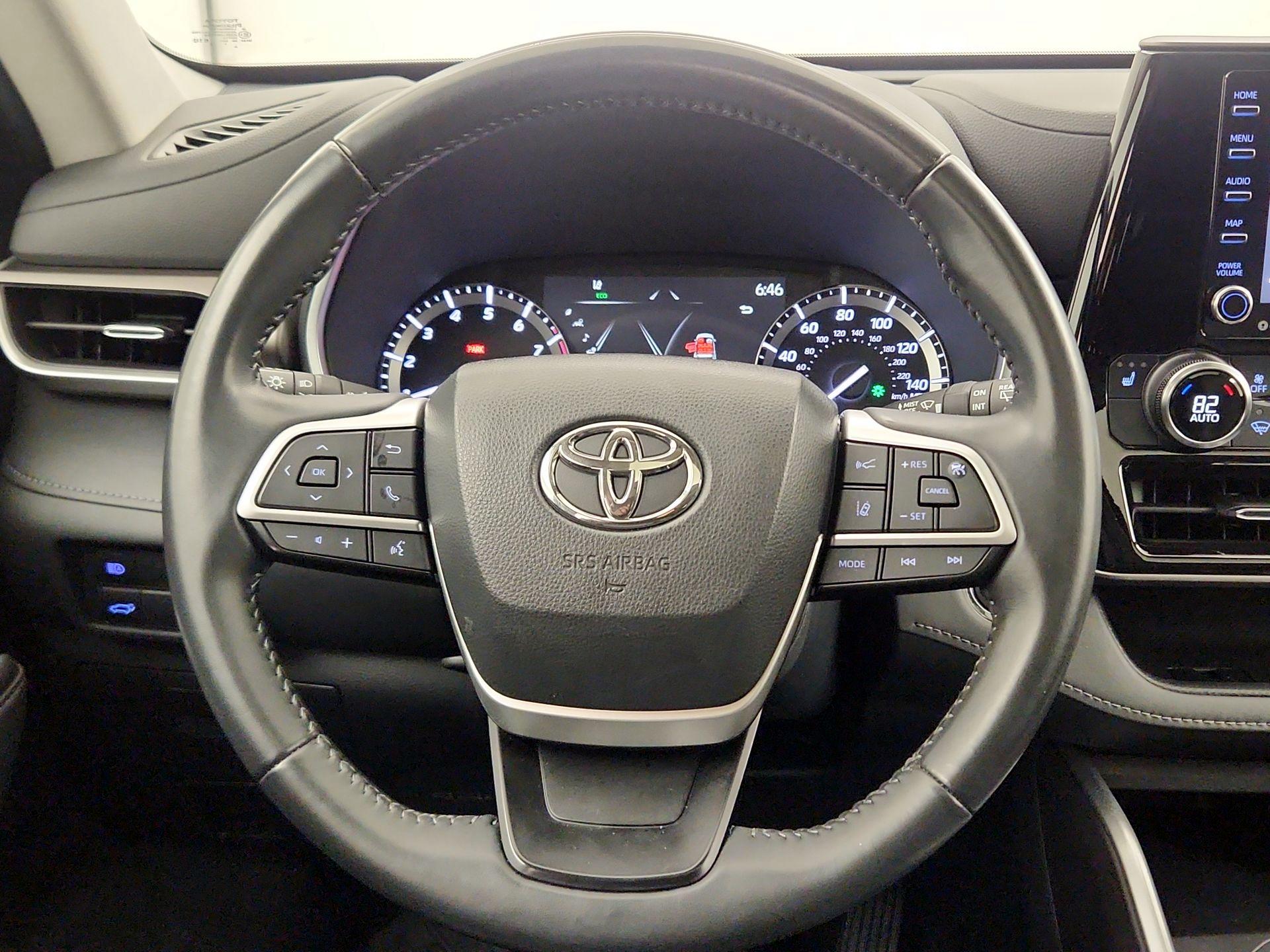 Thumbnail: 2022 Toyota Highlander - 10
