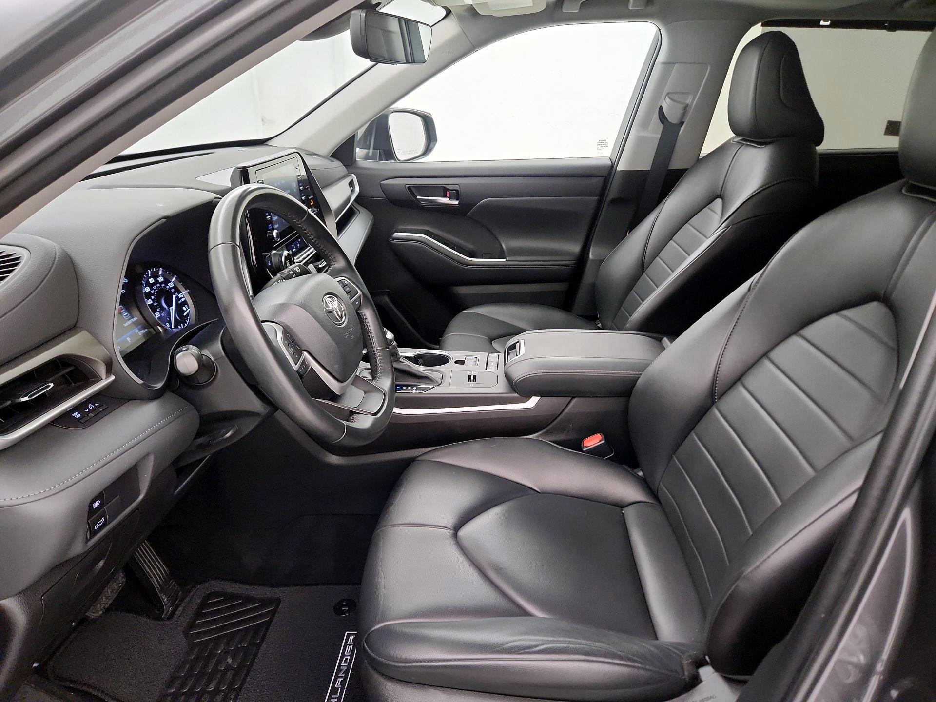 Thumbnail: 2022 Toyota Highlander - 11