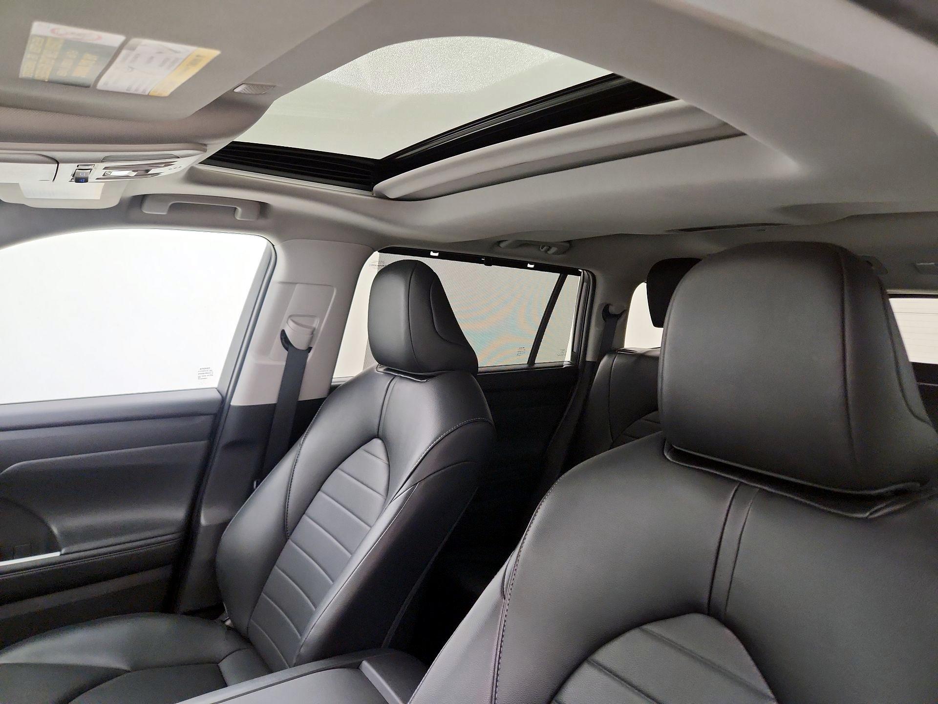 Thumbnail: 2022 Toyota Highlander - 19