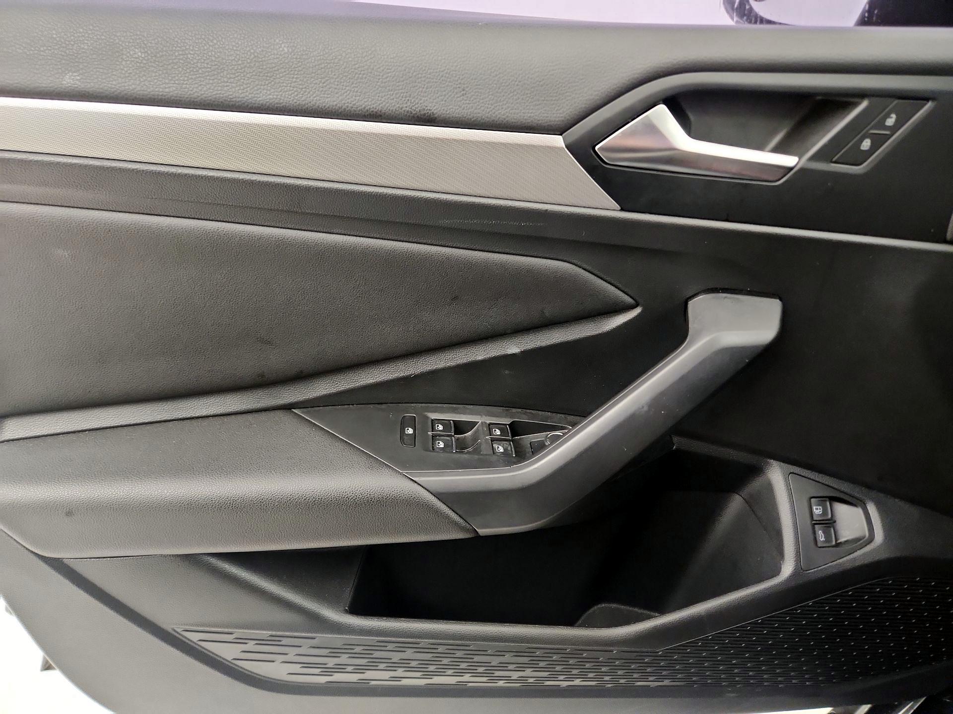 Thumbnail: 2021 Volkswagen Jetta - 12