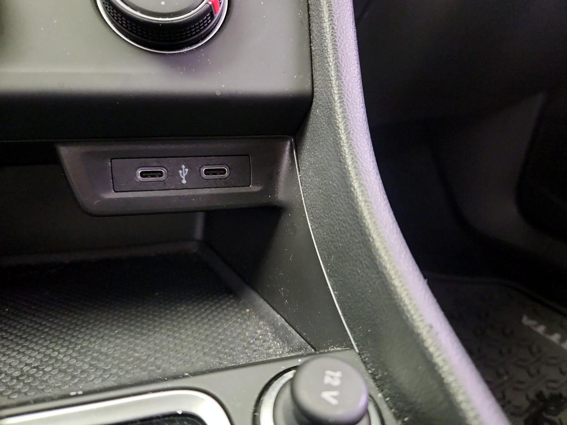 Thumbnail: 2021 Volkswagen Jetta - 18