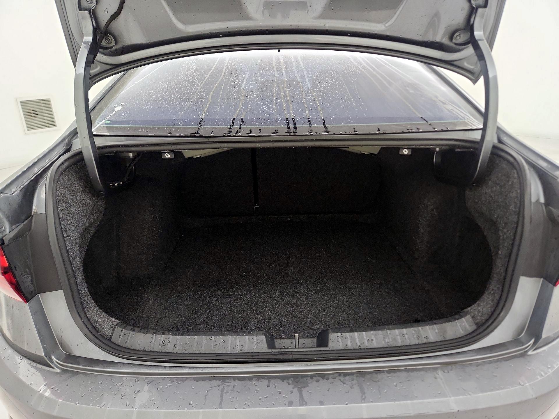 Thumbnail: 2021 Volkswagen Jetta - 20