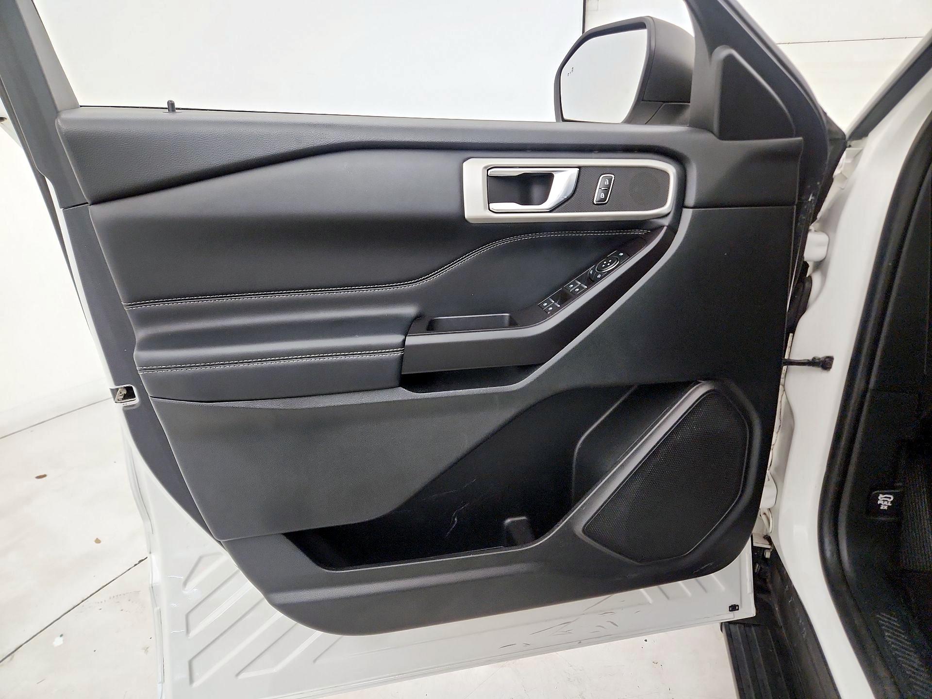 Thumbnail: 2020 Ford Explorer - 12