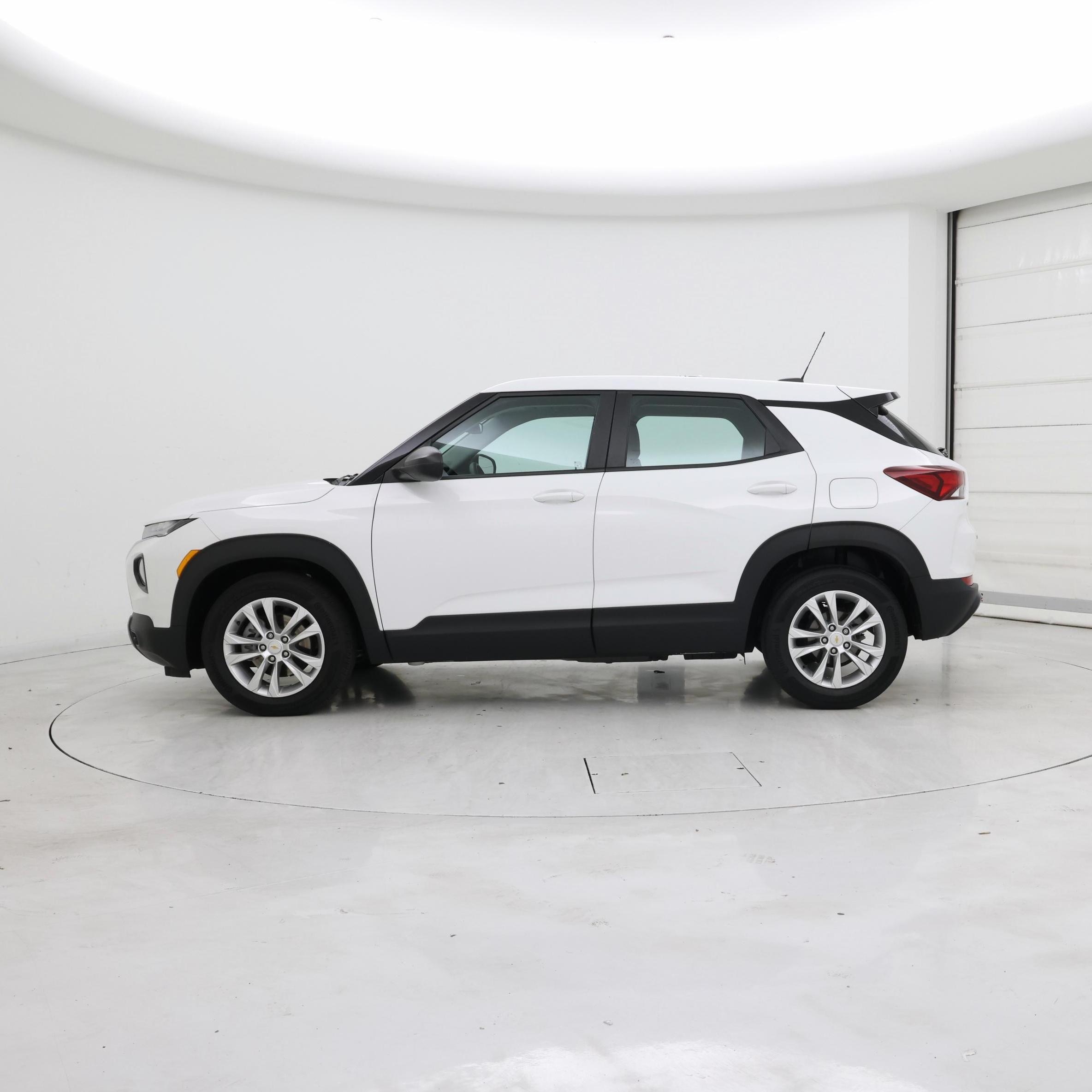 Thumbnail: 2021 Chevrolet TrailBlazer - 3