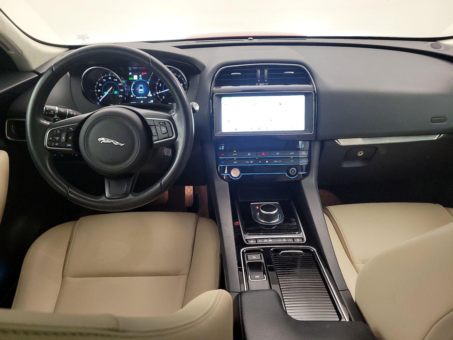 Thumbnail: 2020 Jaguar F-Pace - 9