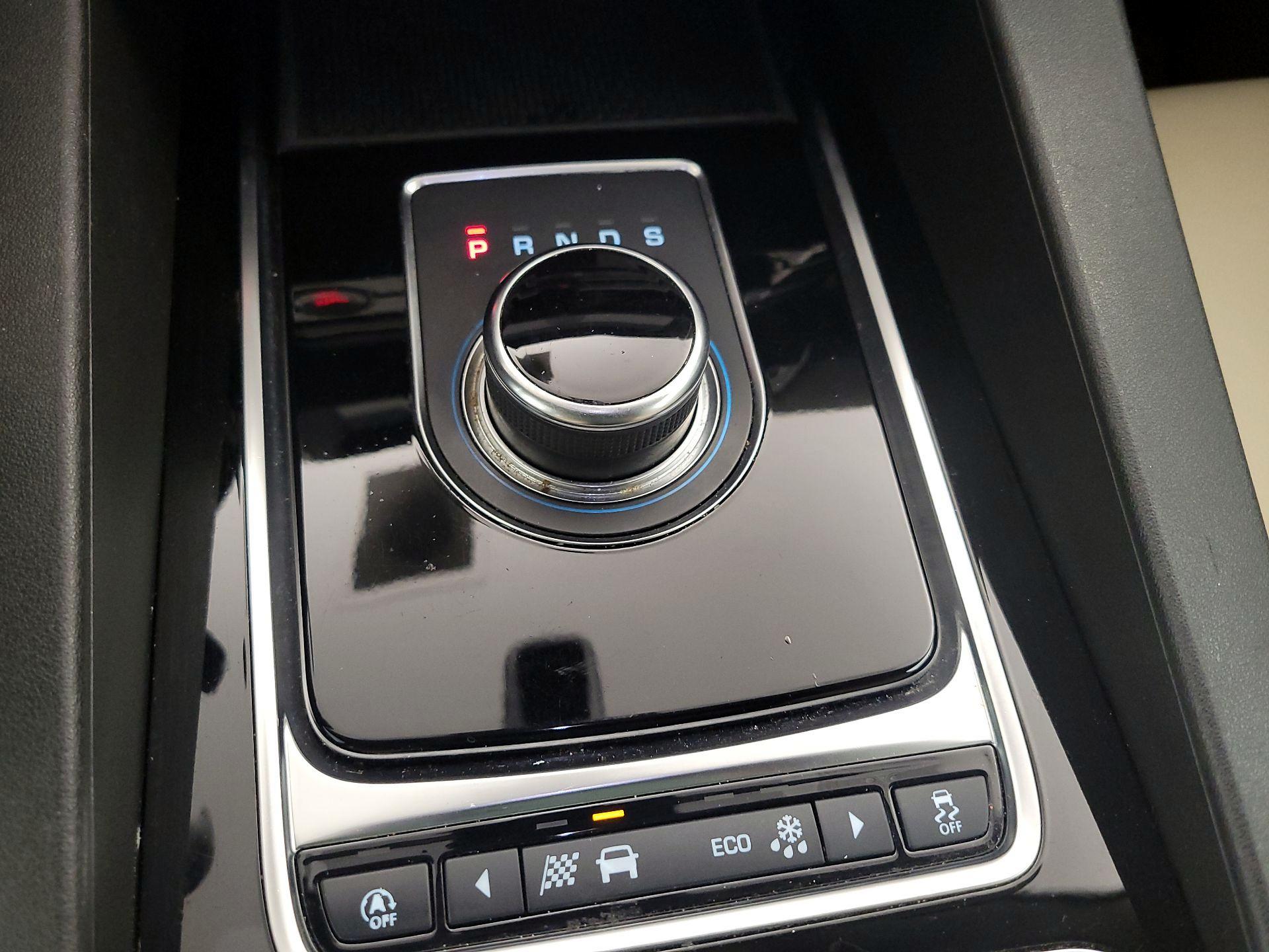 Thumbnail: 2020 Jaguar F-Pace - 18