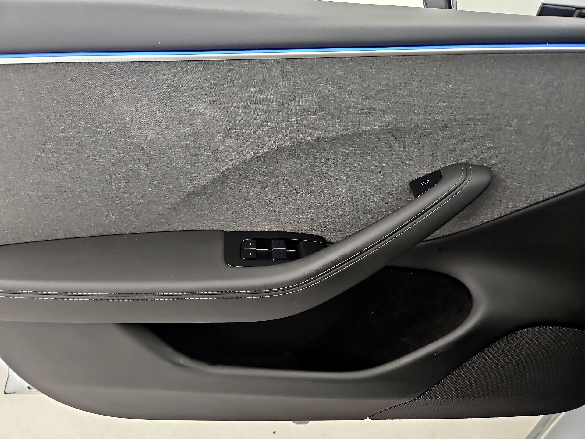 Thumbnail: 2025 Tesla Model 3 - 12