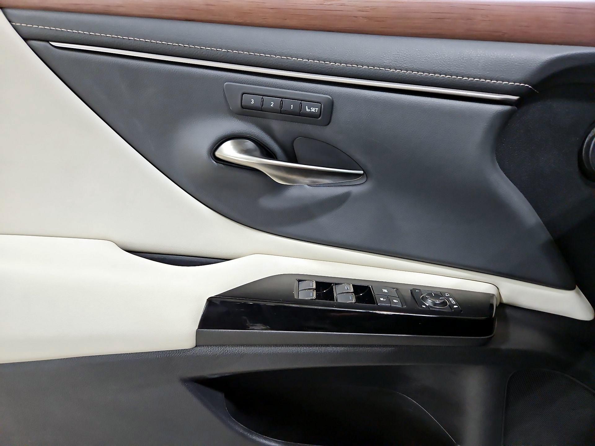 Thumbnail: 2024 Lexus ES - 12