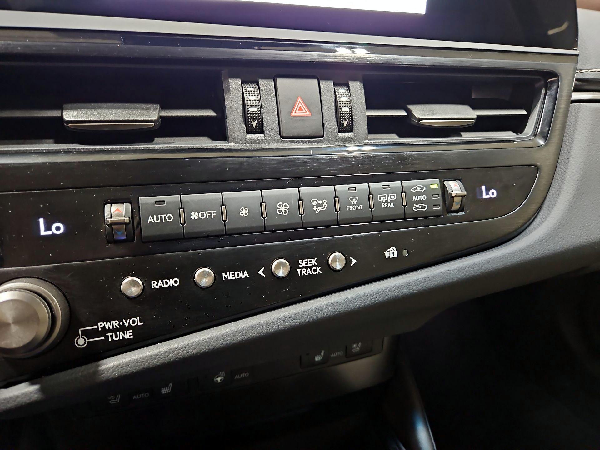 Thumbnail: 2024 Lexus ES - 15