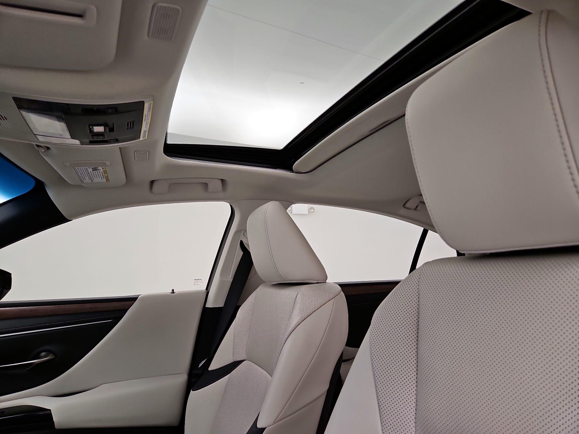 Thumbnail: 2024 Lexus ES - 18