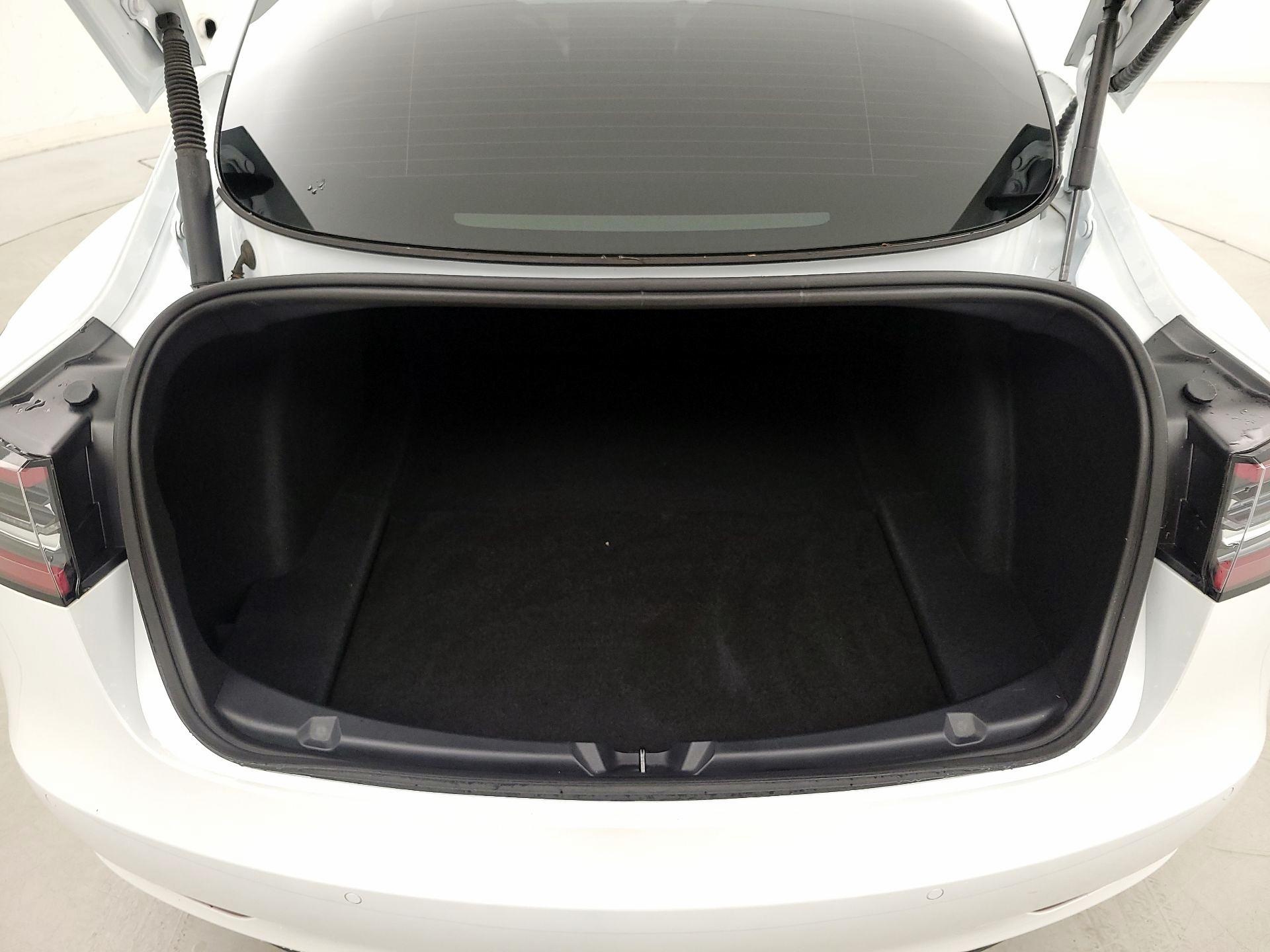 Thumbnail: 2022 Tesla Model 3 - 19