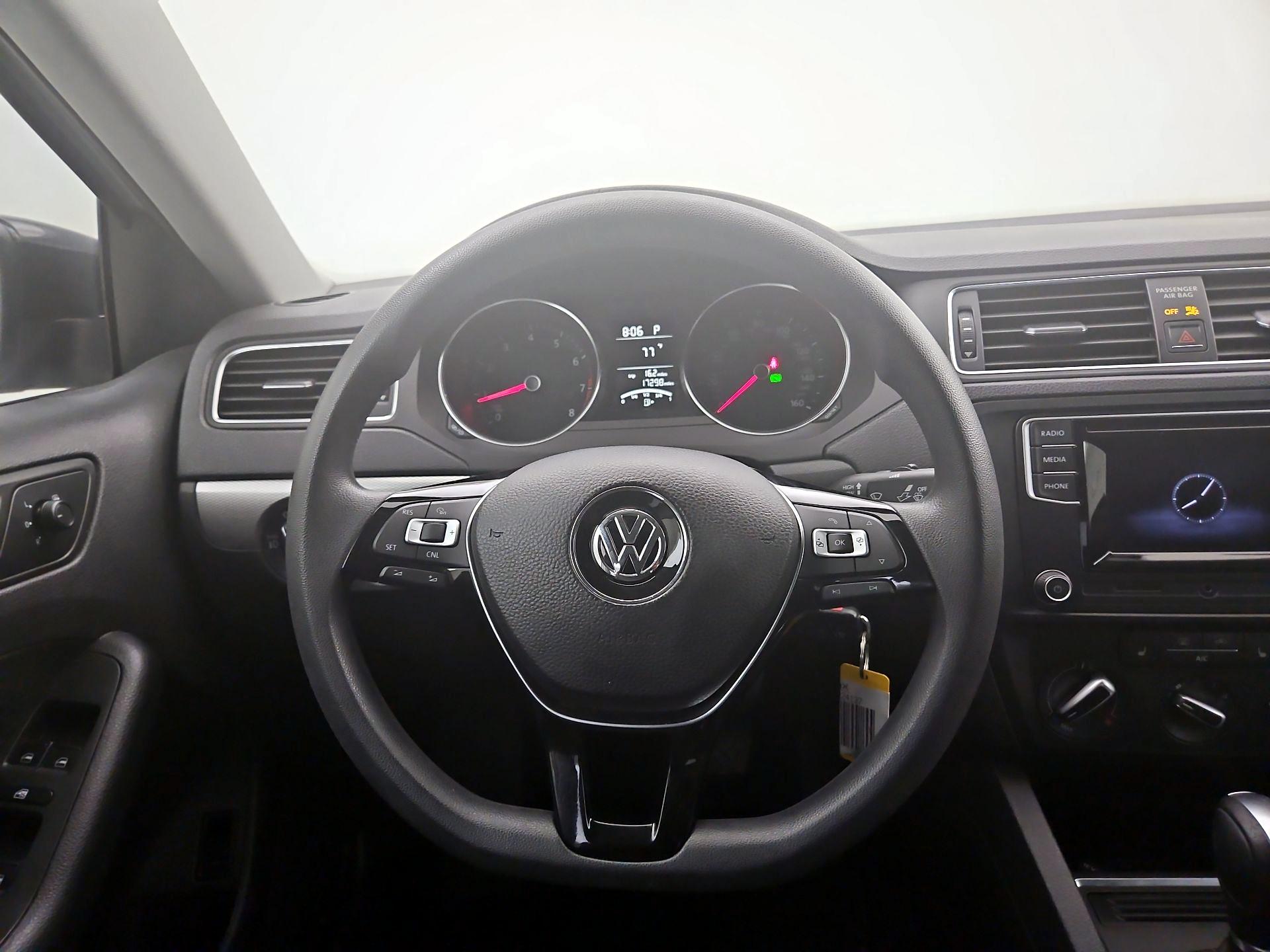 Thumbnail: 2018 Volkswagen Jetta - 10