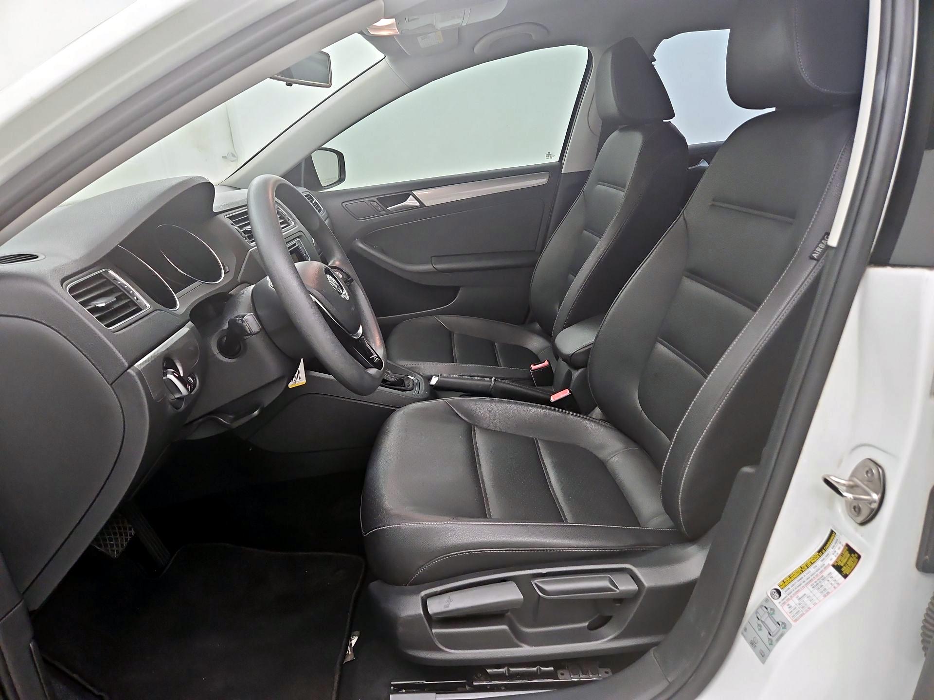 Thumbnail: 2018 Volkswagen Jetta - 11