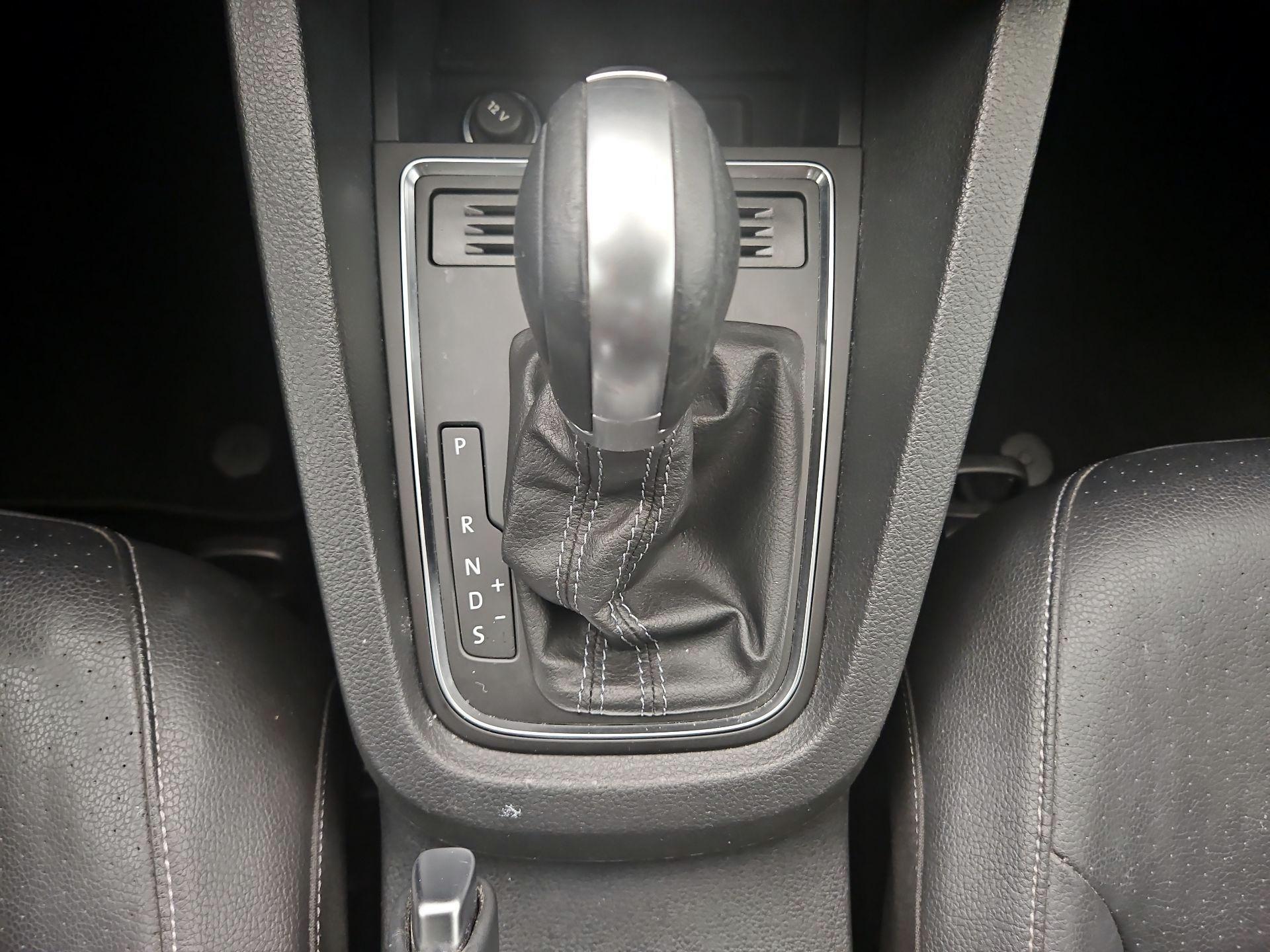 Thumbnail: 2018 Volkswagen Jetta - 17