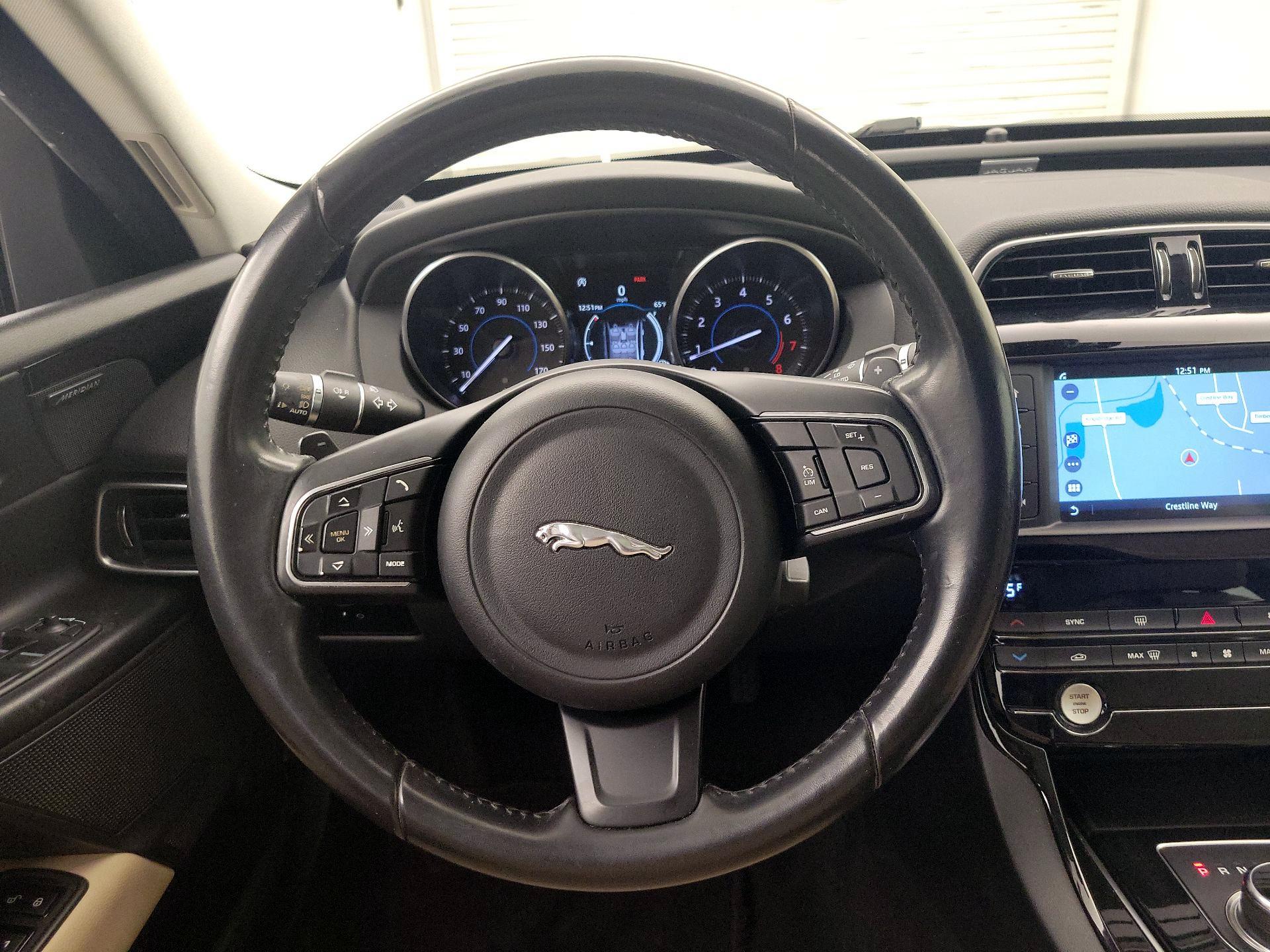 Thumbnail: 2018 Jaguar XE - 10