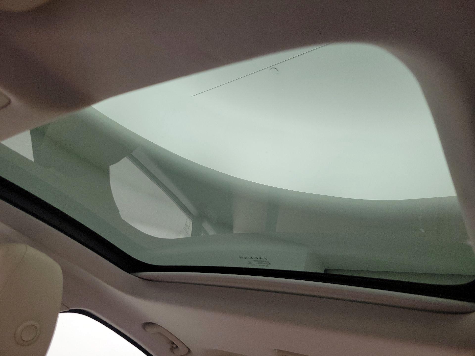 Thumbnail: 2018 Jaguar XE - 20