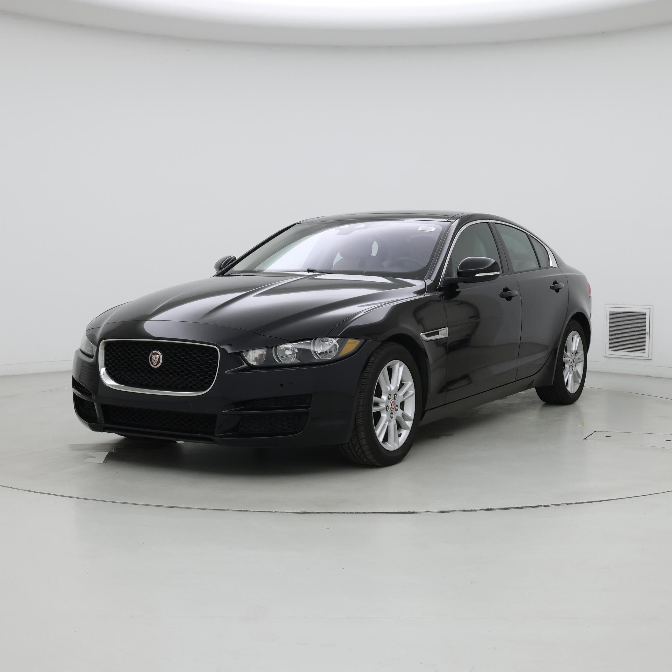 Thumbnail: 2018 Jaguar XE - 4