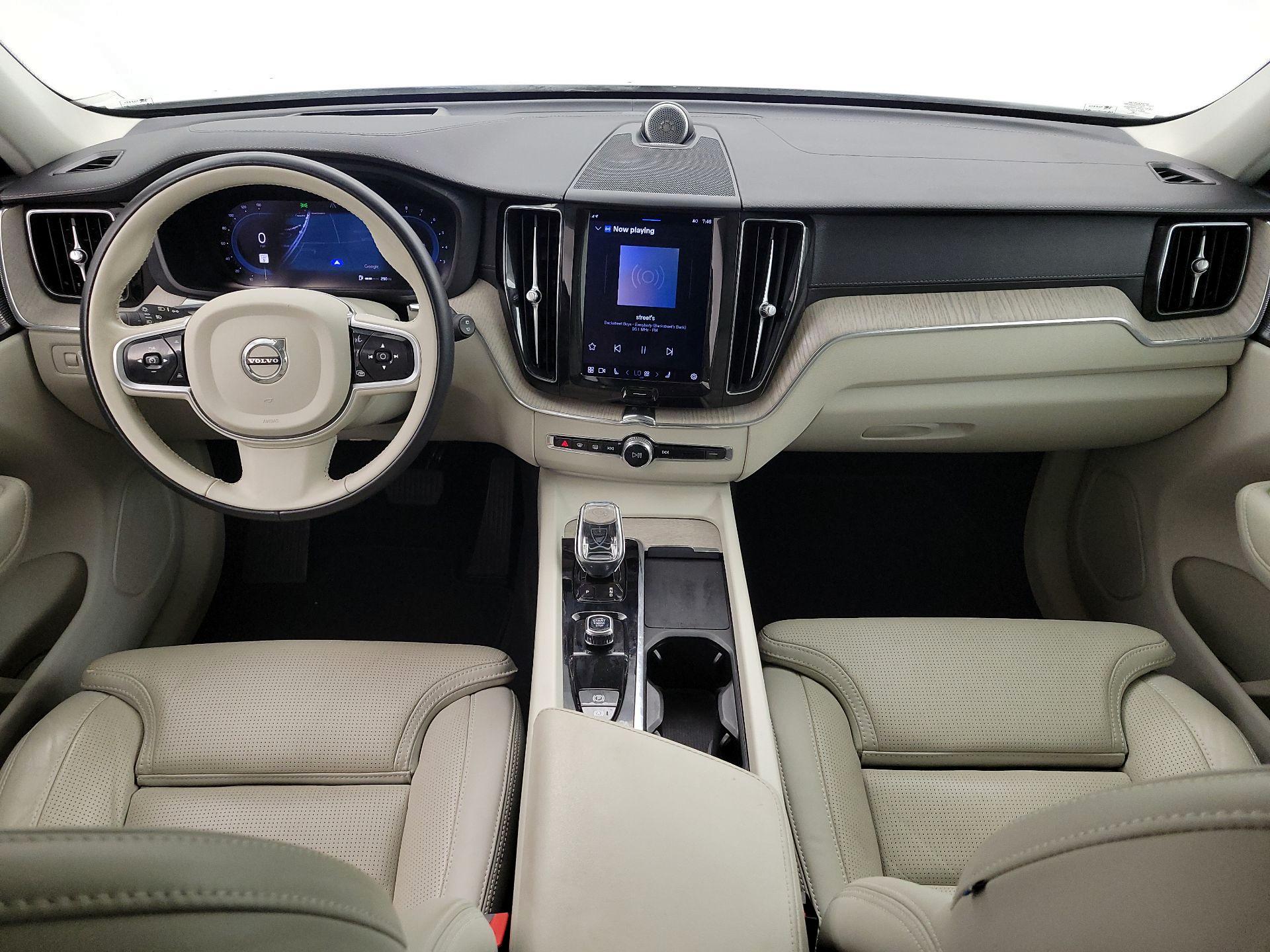 Thumbnail: 2022 Volvo XC60 - 9
