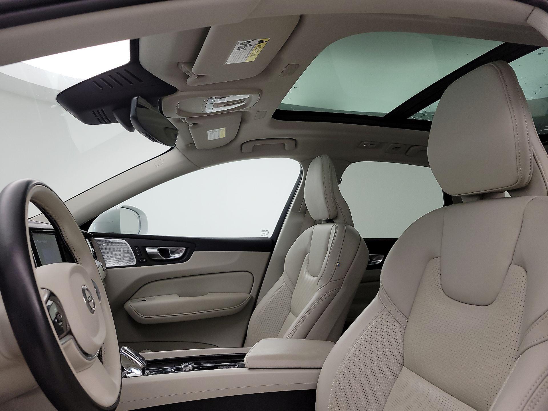 Thumbnail: 2022 Volvo XC60 - 19