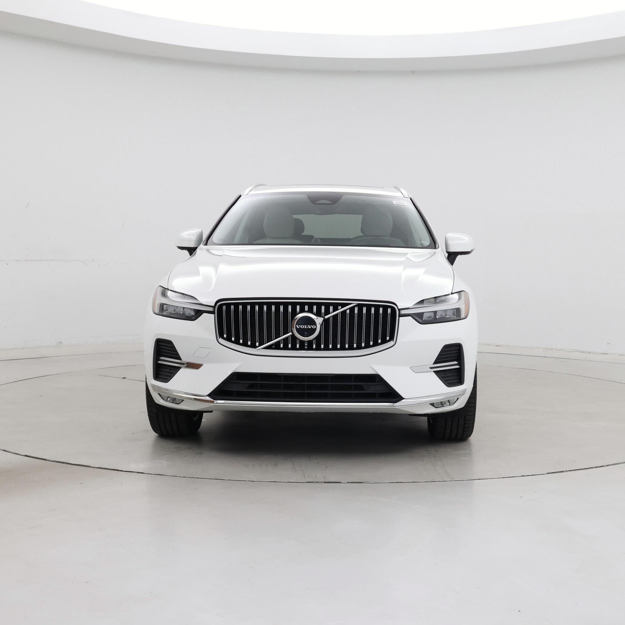 Thumbnail: 2022 Volvo XC60 - 5