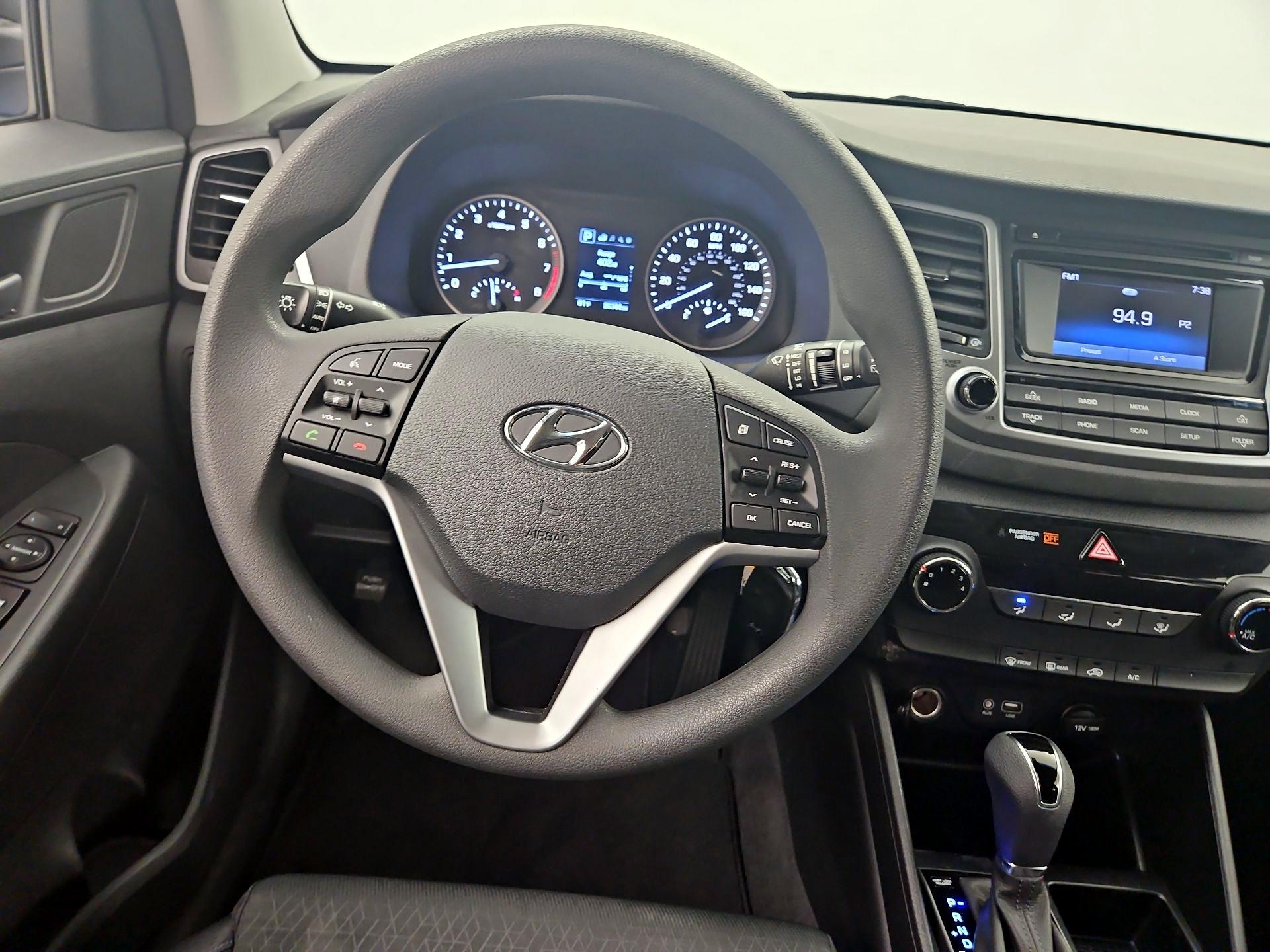 Thumbnail: 2016 Hyundai Tucson - 10